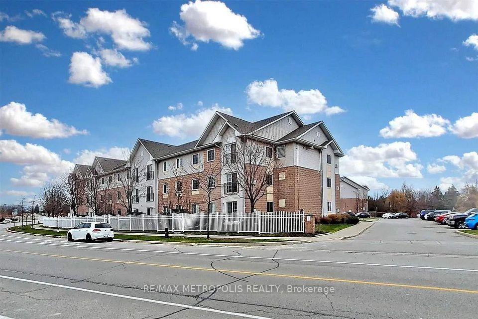 91 Aspen Springs Drive 304, Clarington, On L1c 5j9
