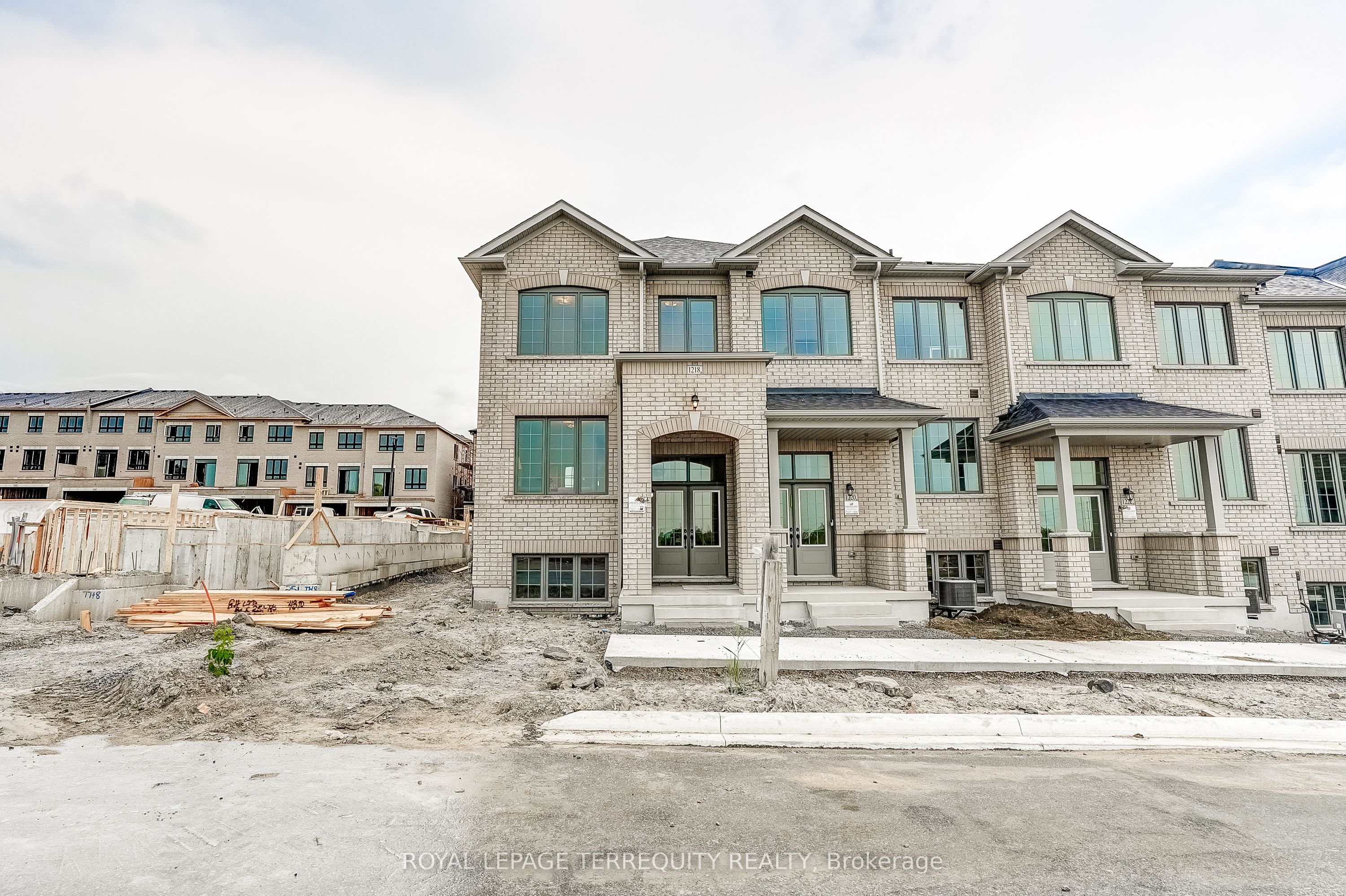 1218 Elizabeth Mackenzie Drive, Pickering, On L1x 0s3