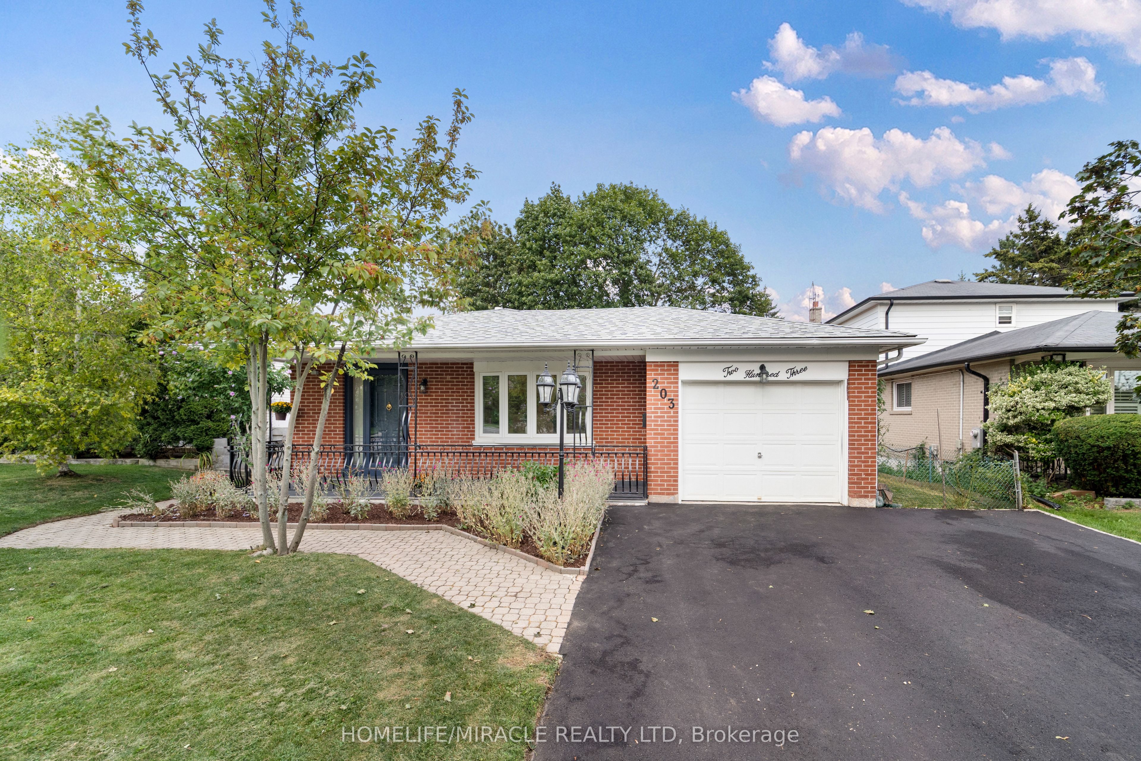 203 Centennial Road, Toronto, On M1c 2a2