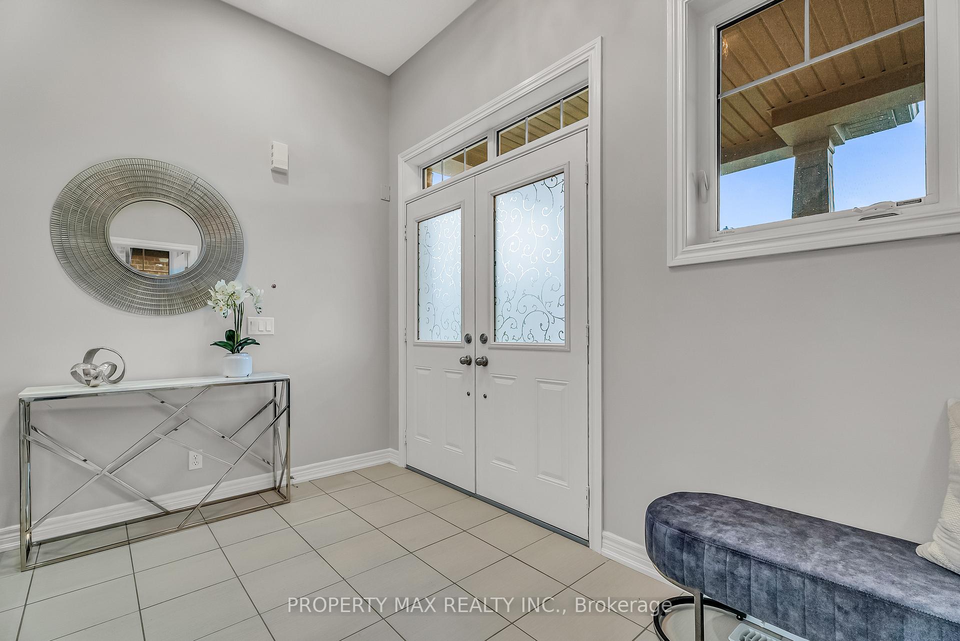 40 Britannia Avenue E, Oshawa, On L1l 0c1