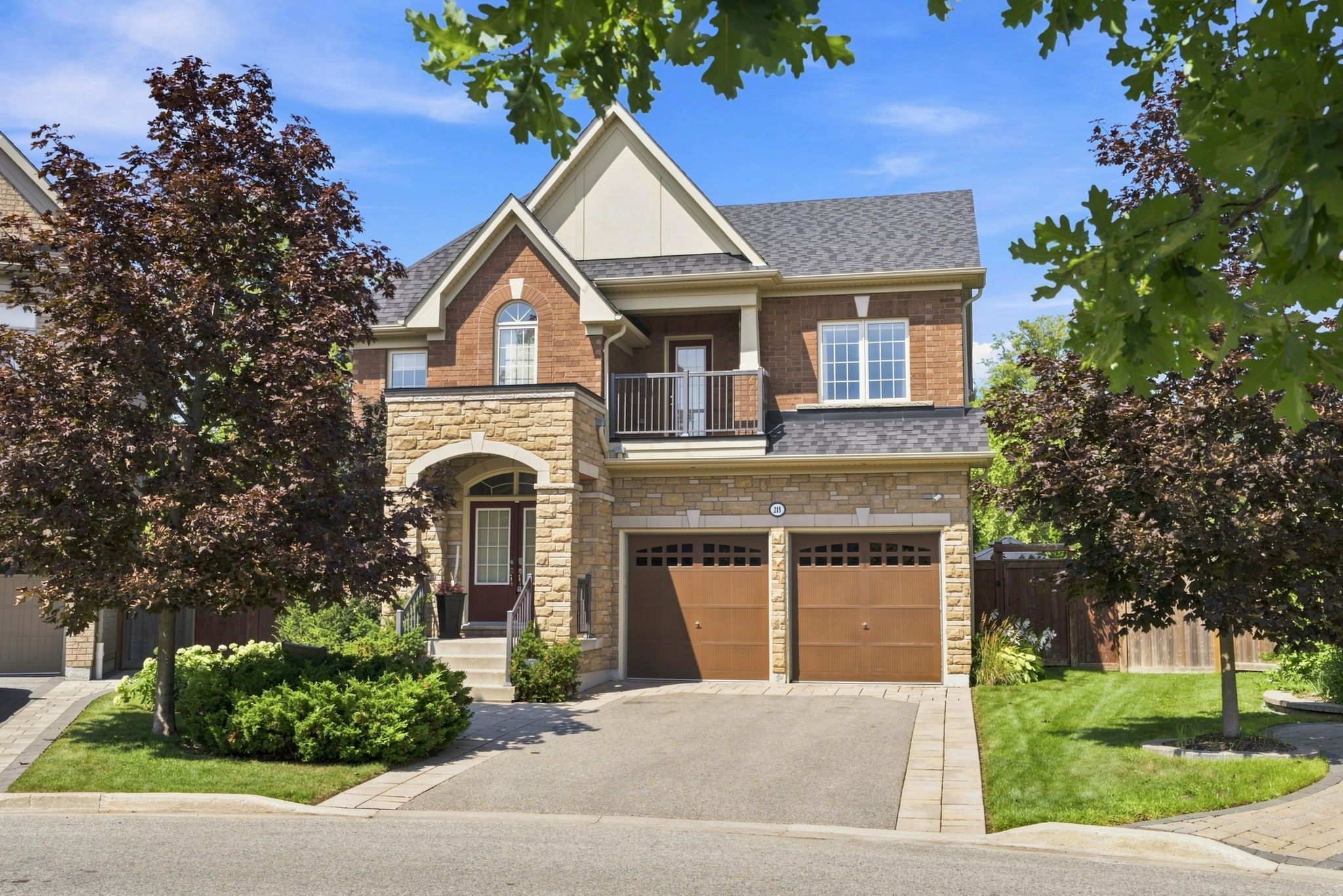 218 Arctic Actress Court, Oshawa, On L1l 0h3