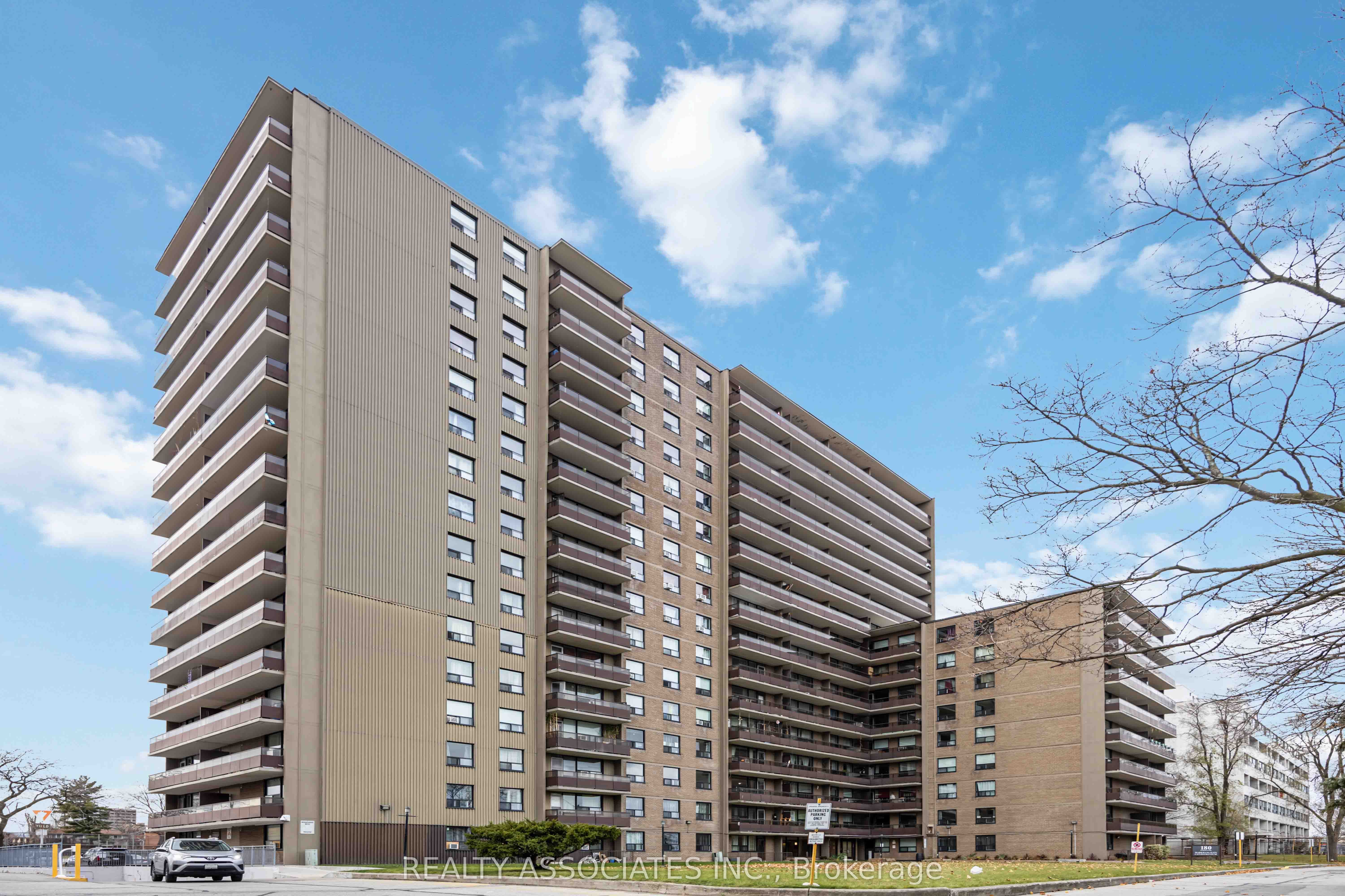 180 Markham Road 811, Toronto, On M1m 2z9