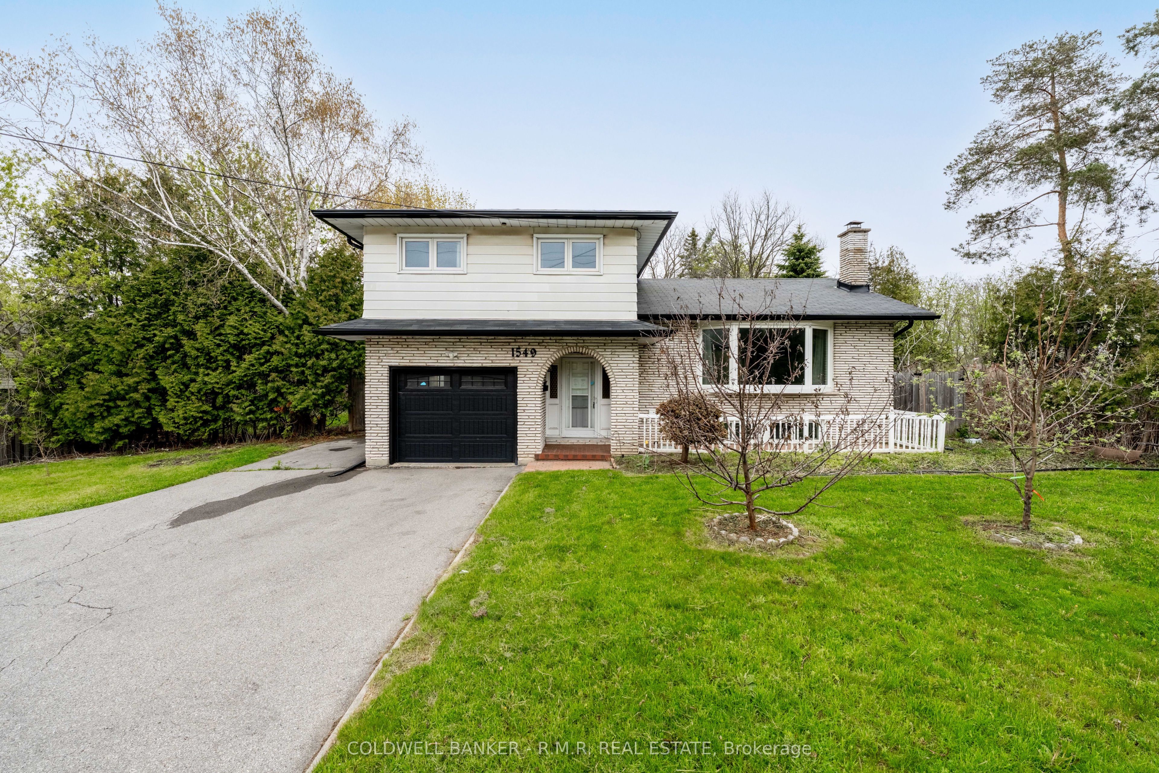 1549 Simcoe Street N, Oshawa, On L1g 4x8