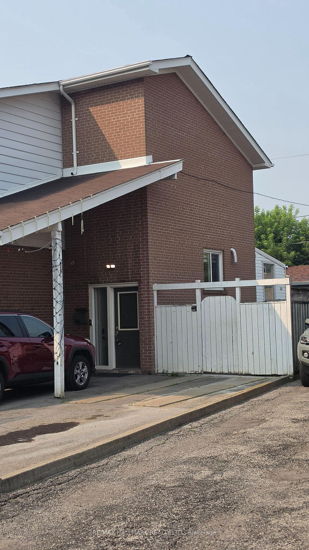 888 Krosno Boulevard Room 2, Pickering, On L1w 1h4