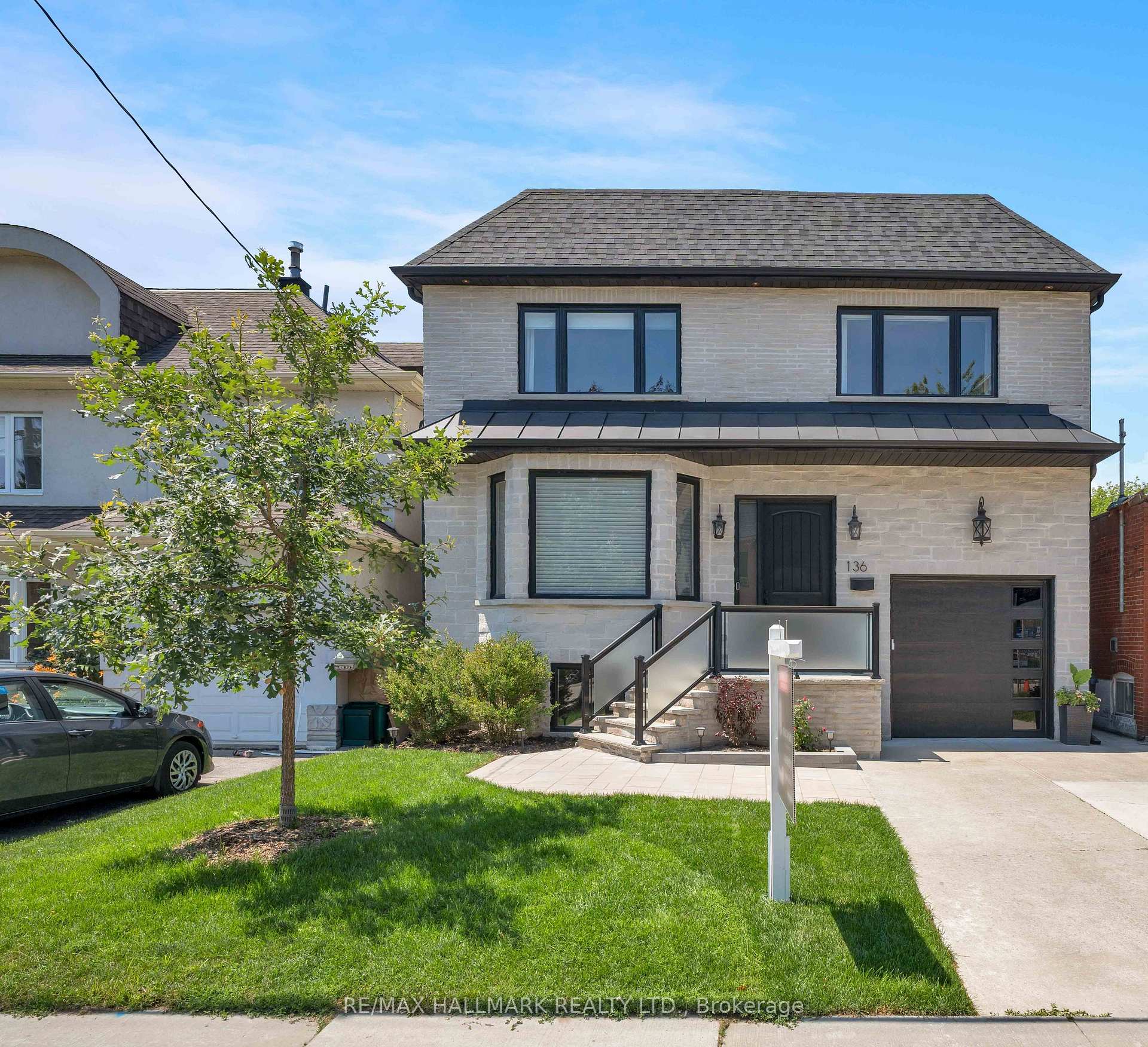 136 Glenwood Crescent, Toronto, On M4b 1k2