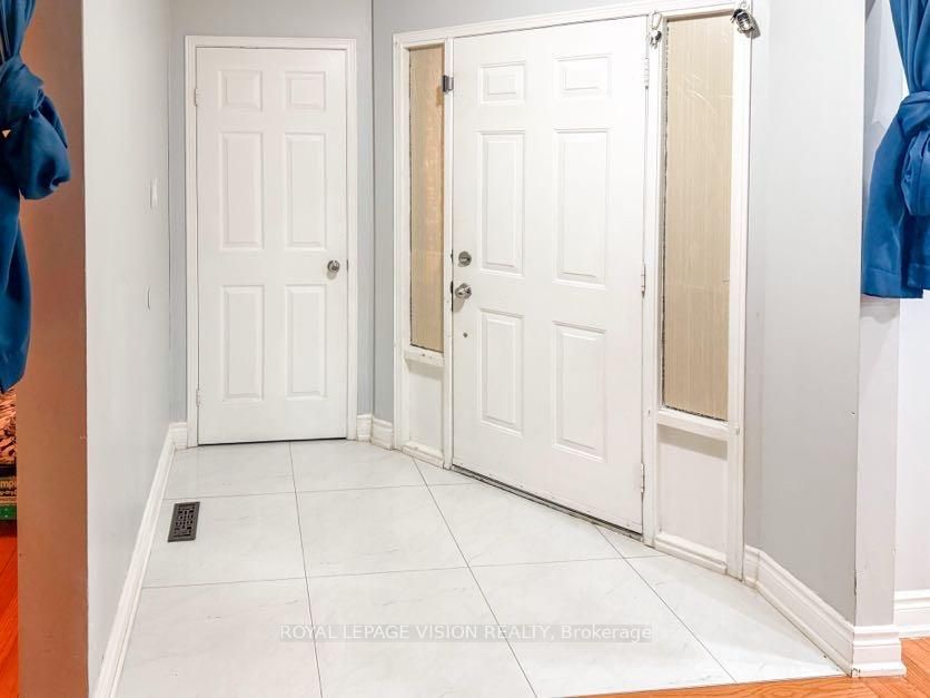 1678 Dellbook Avenue, Pickering, On L1x 2b1