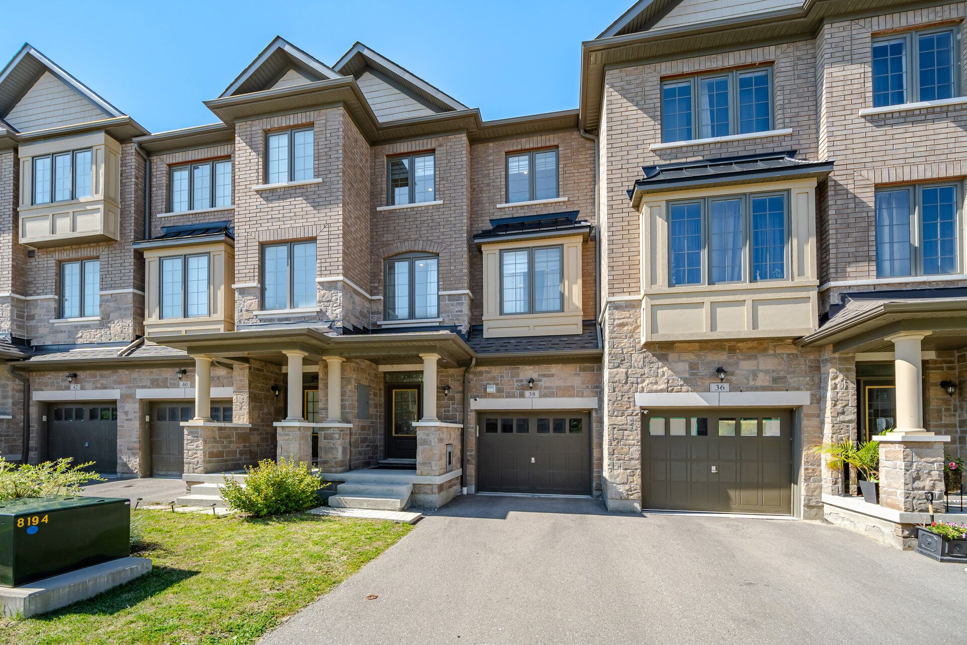 38 Hallmark Way, Whitby, On L1p 0k2