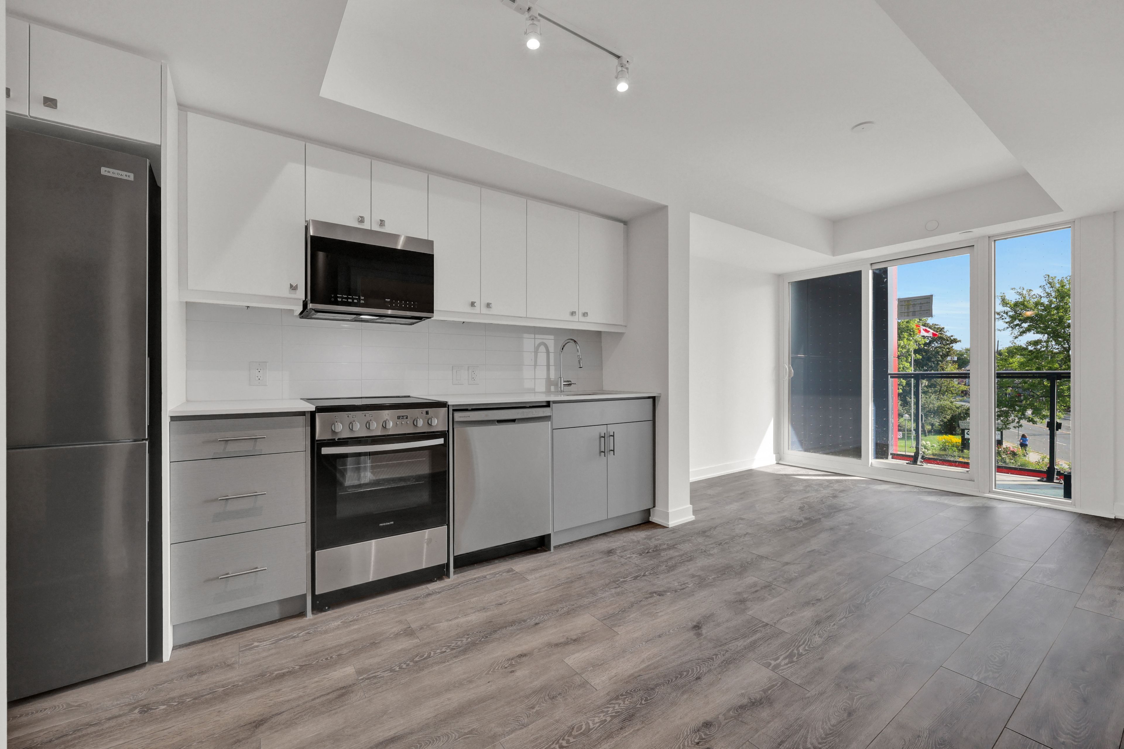 2 Manderley Drive 317, Toronto, On M1n 0c7