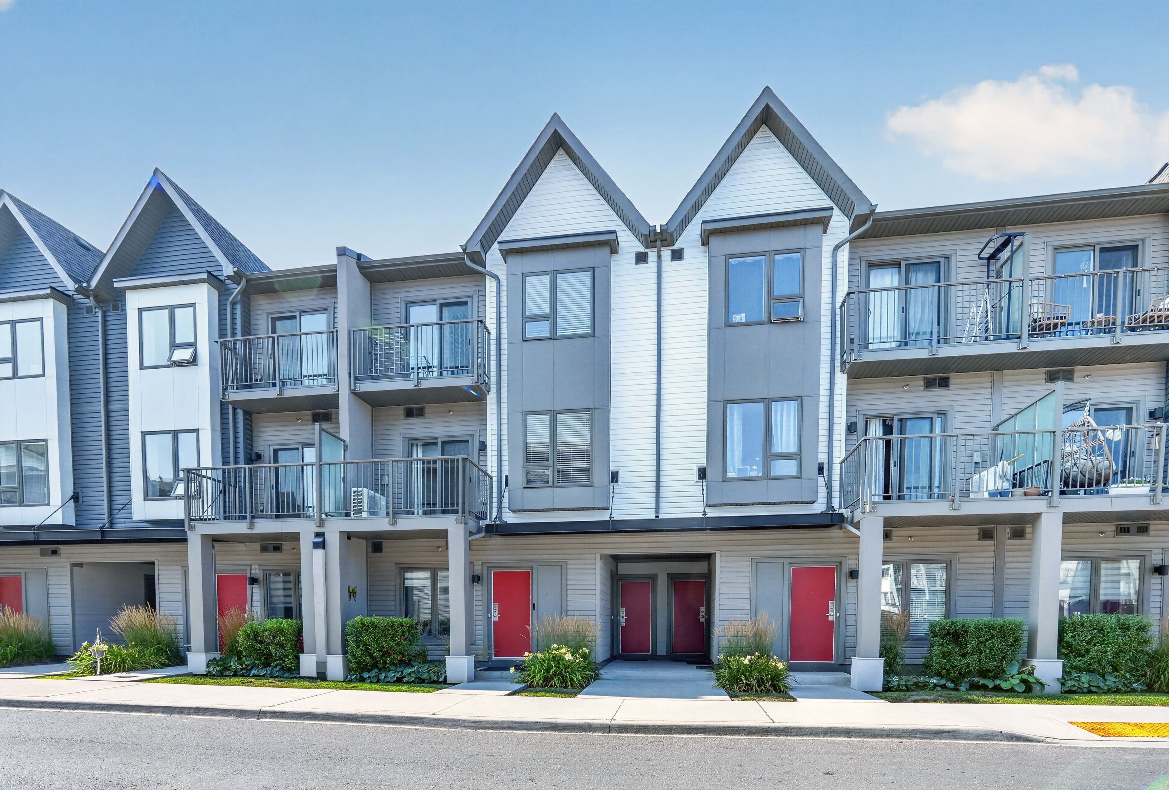 2635 William Jackson Drive 1010, Pickering, On L1x 0l2