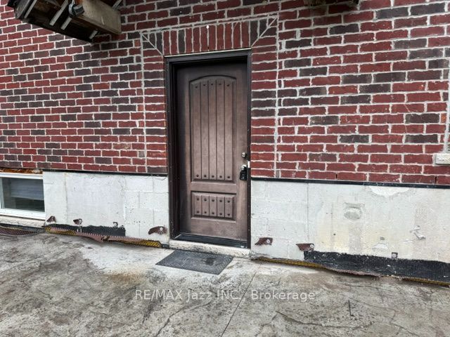 105 Scott Street, Whitby, On L1n 3l2
