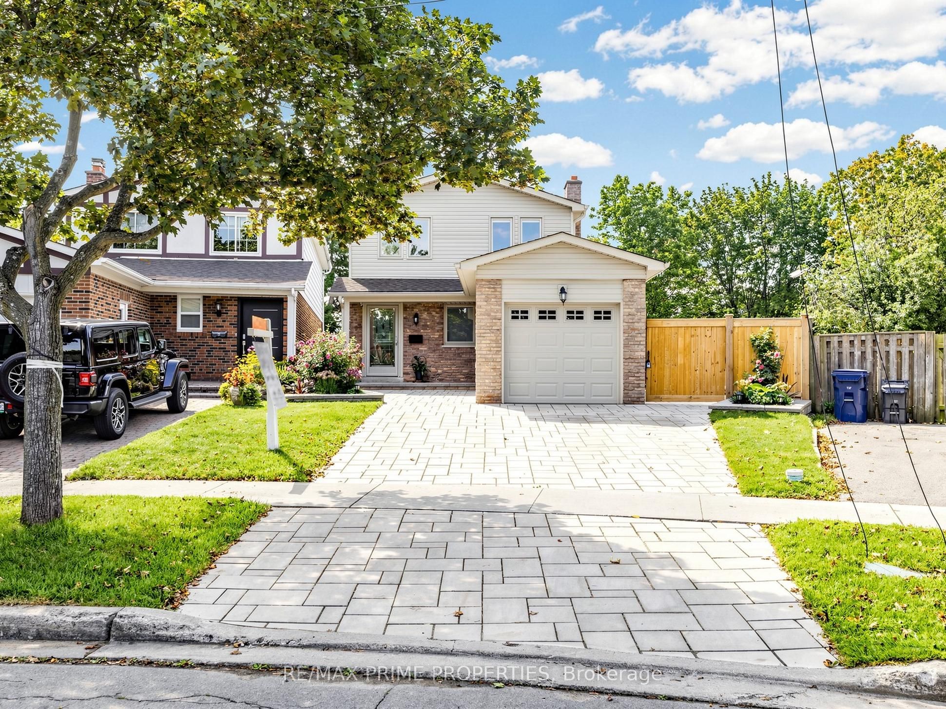 19 Post Horn Grove, Toronto, On M1s 3n3