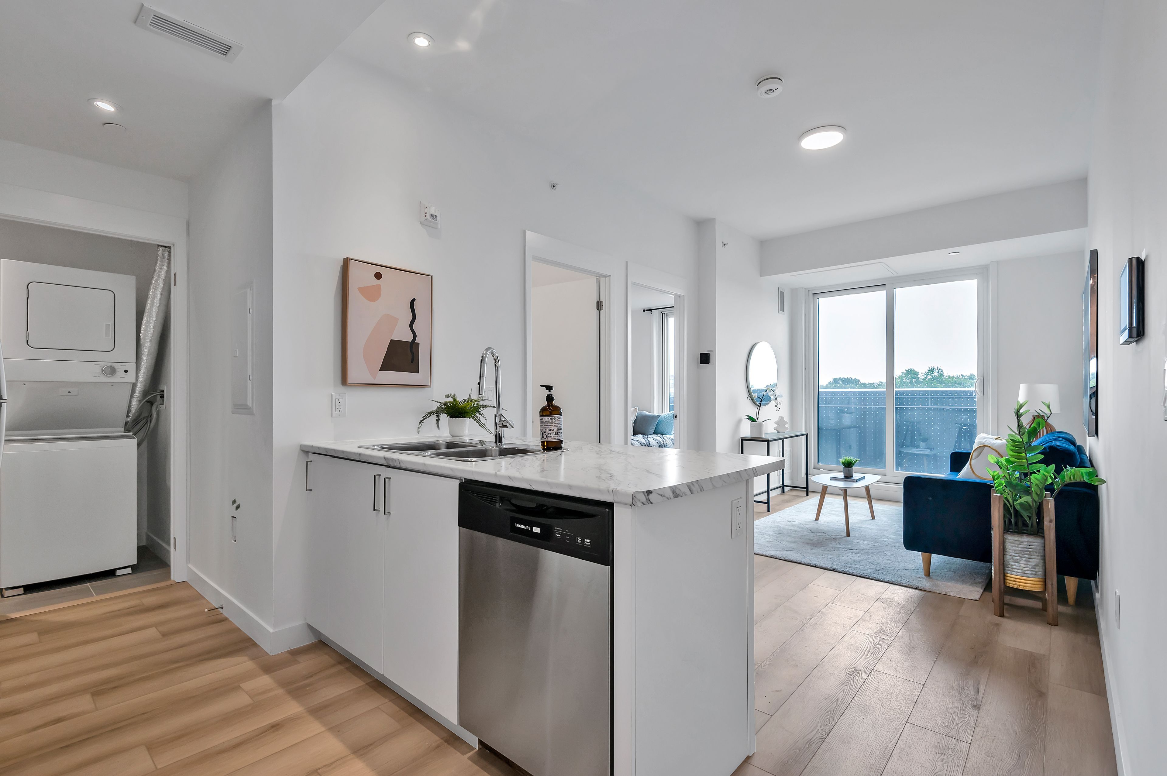 2382 Kingston Road 403, Toronto, On M1n 0c5