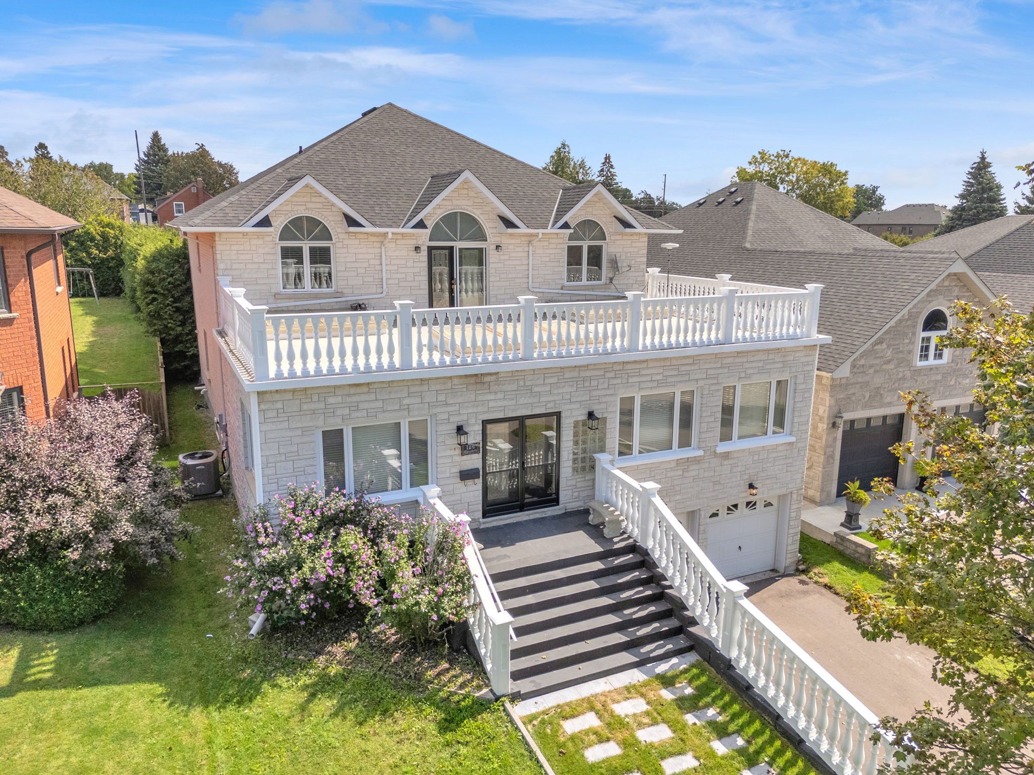 109 Elizabeth Street, Oshawa, On L1j 8h3