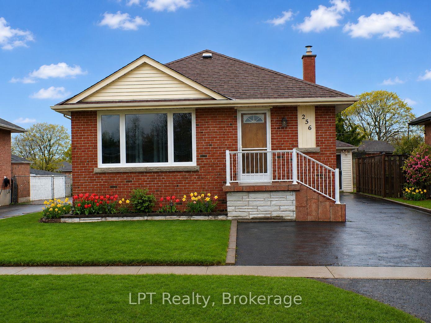 256 Farewell Street, Oshawa, On L1h 6l9