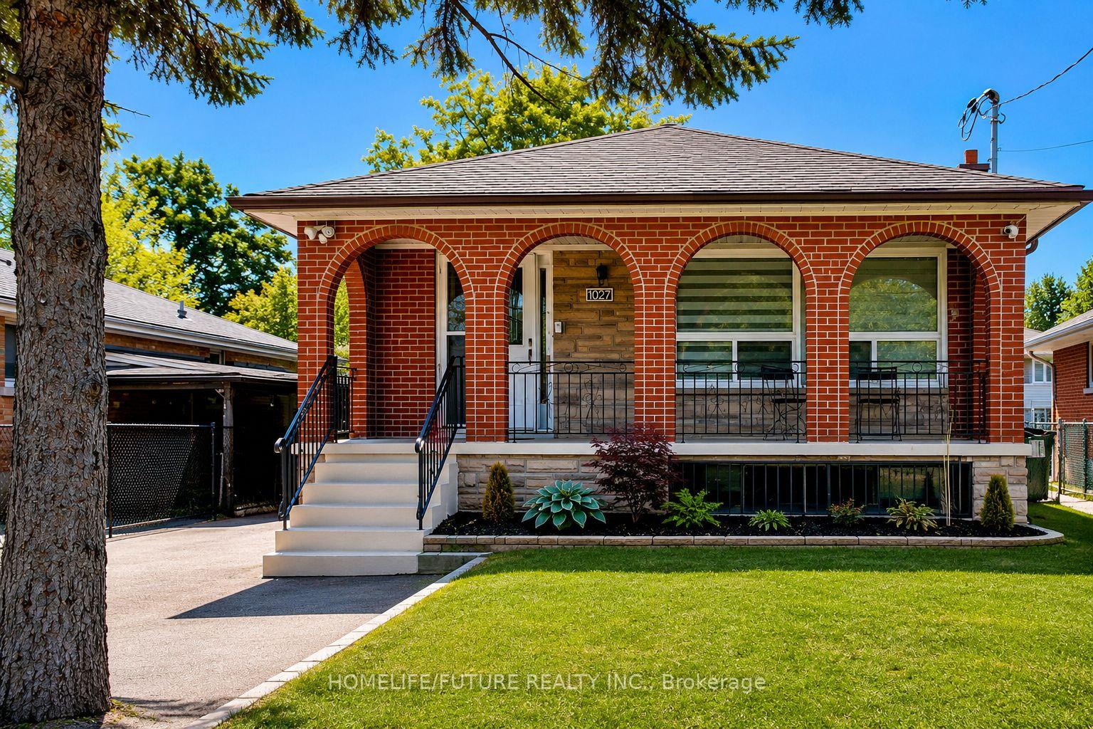 1027 Danforth Road Bsmt, Toronto, On M1k 1j8