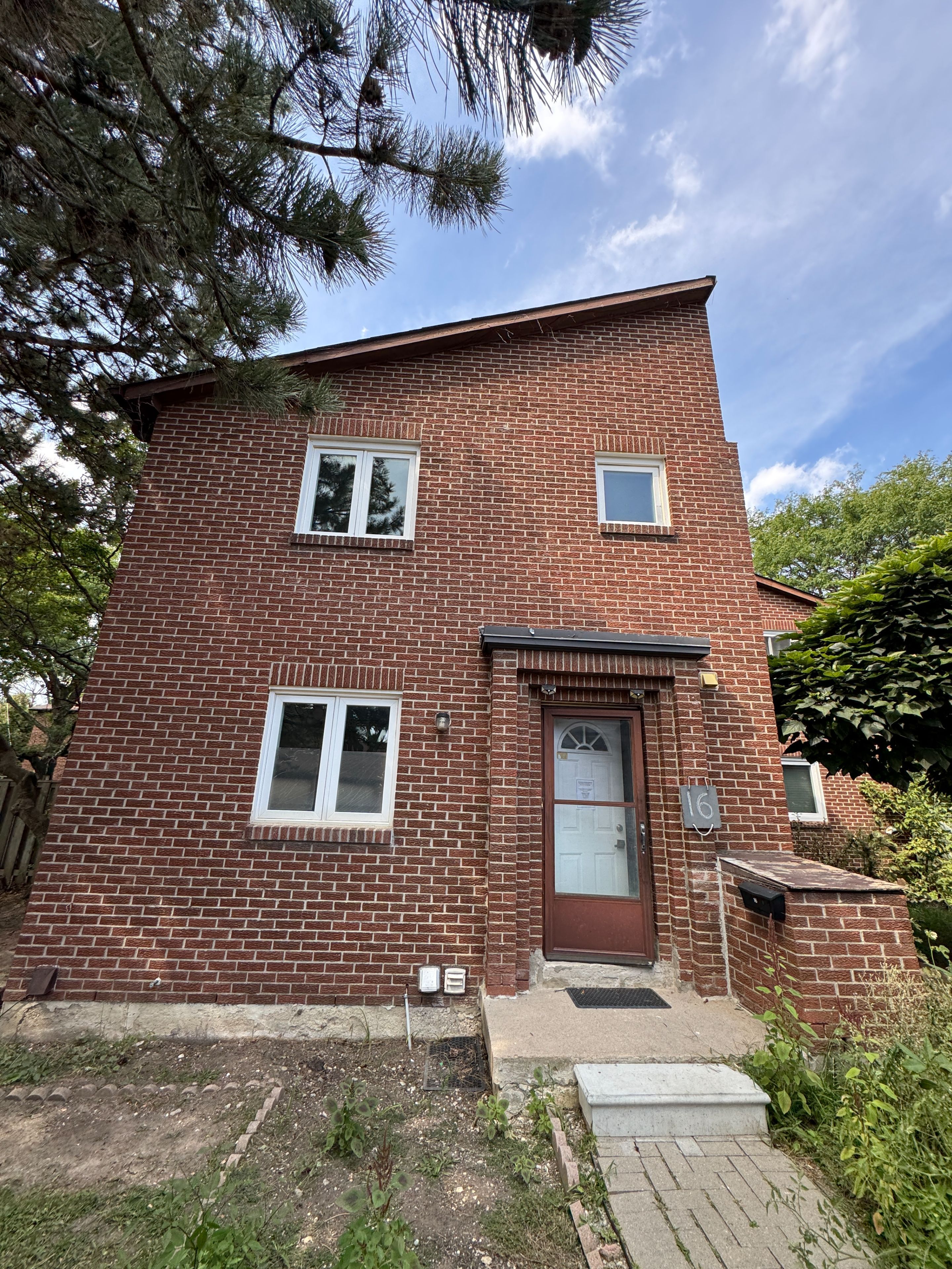 72 Dusay Place 16, Toronto, On M1w 2n2