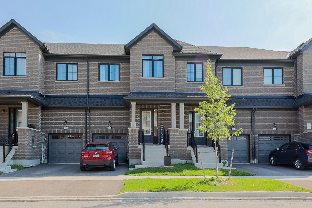 1090 Lockie Drive, Oshawa, On L1l 0r9