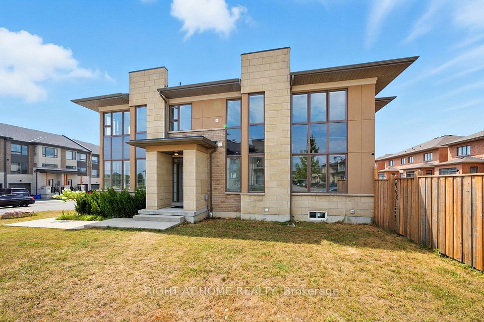 108 Vanier Street, Whitby, On L1r 0n3