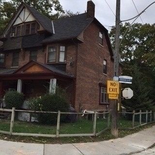 2352 Queen Street E Main #1, Toronto, On M4e 1g9