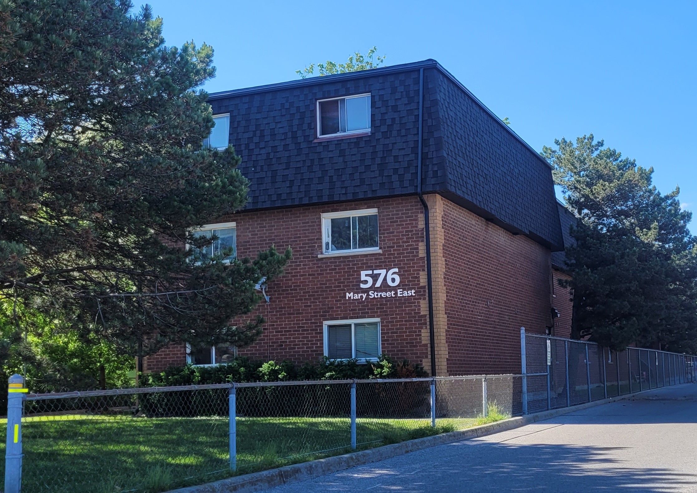 576 Mary Street E 106, Whitby, On L1n 2r3