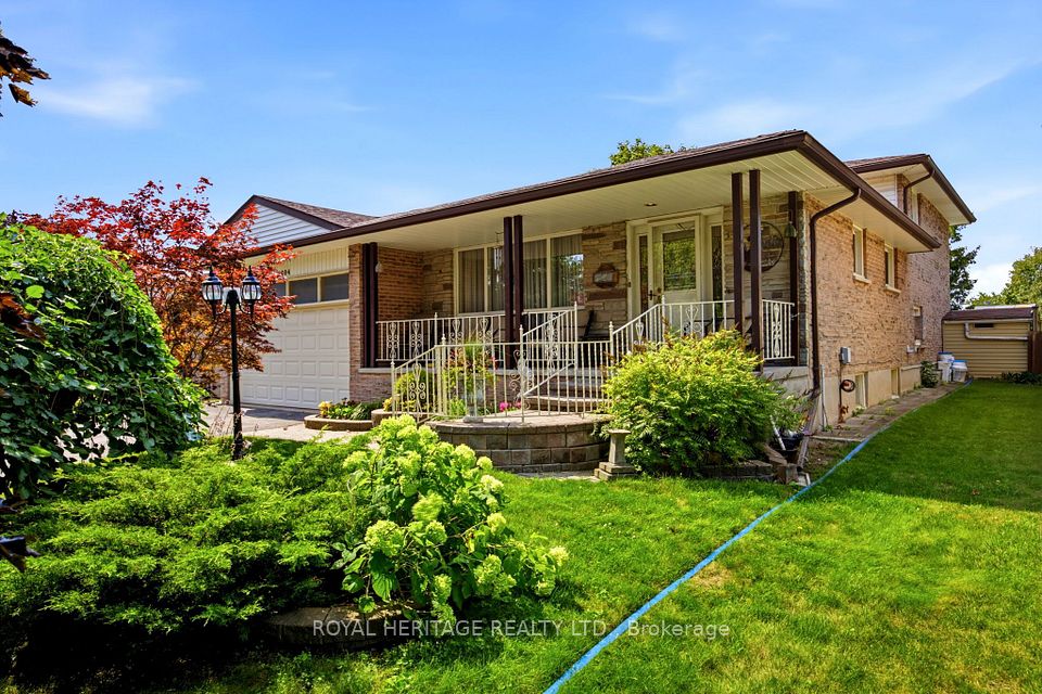 394 Amstel Court, Oshawa, On L1g 2j8