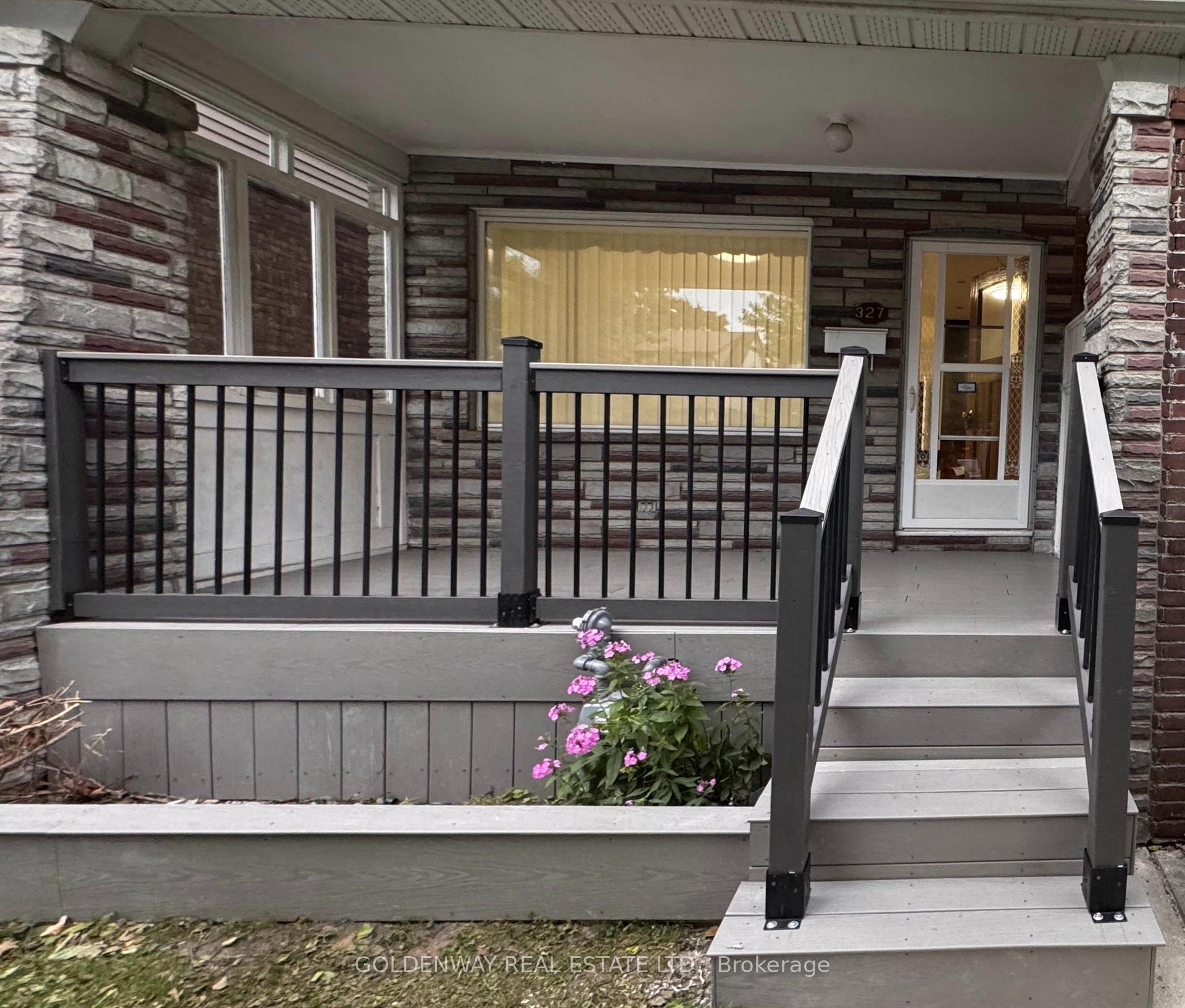 327 Springdale Boulevard, Toronto, On M4c 2a3