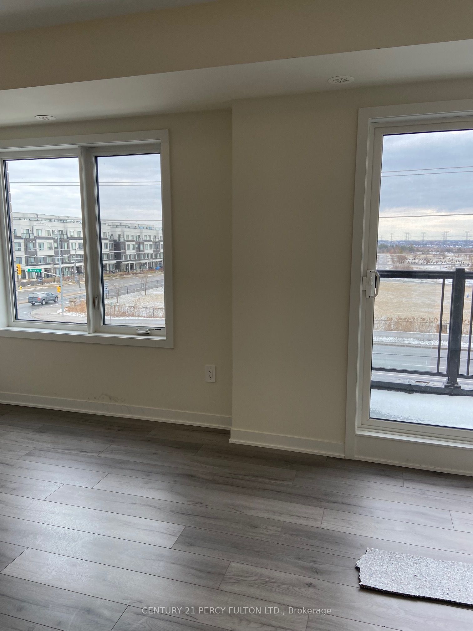 1695 Dersan Street 205, Pickering, On L1v 2p8