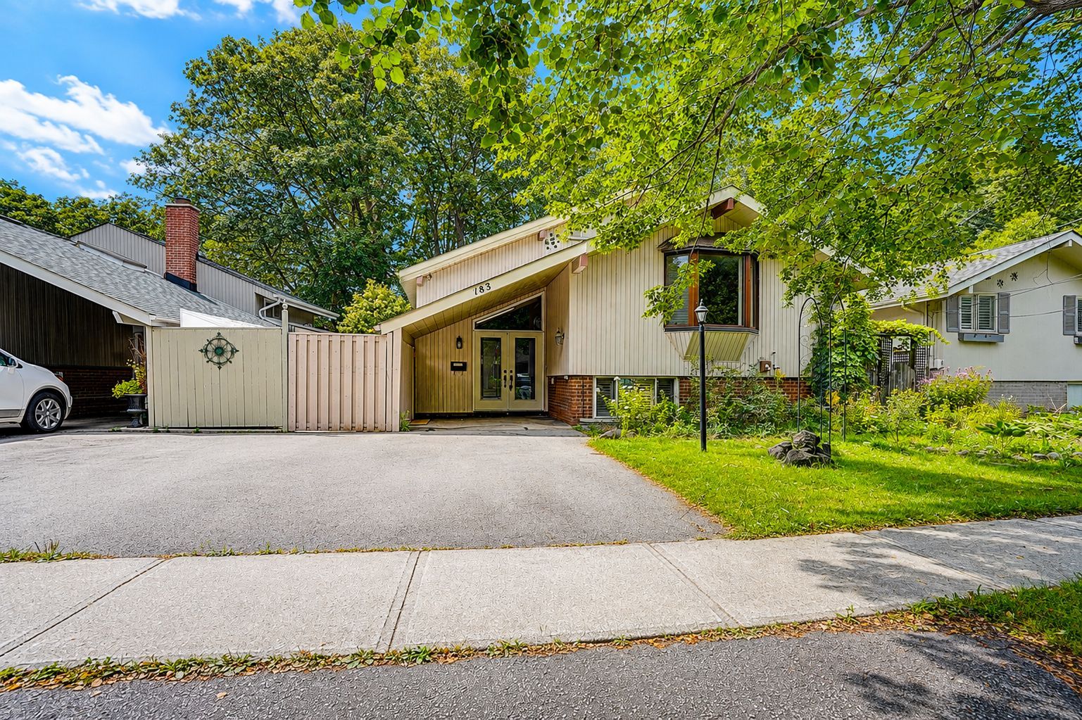183 Birkdale Road, Toronto, On M1p 3r9