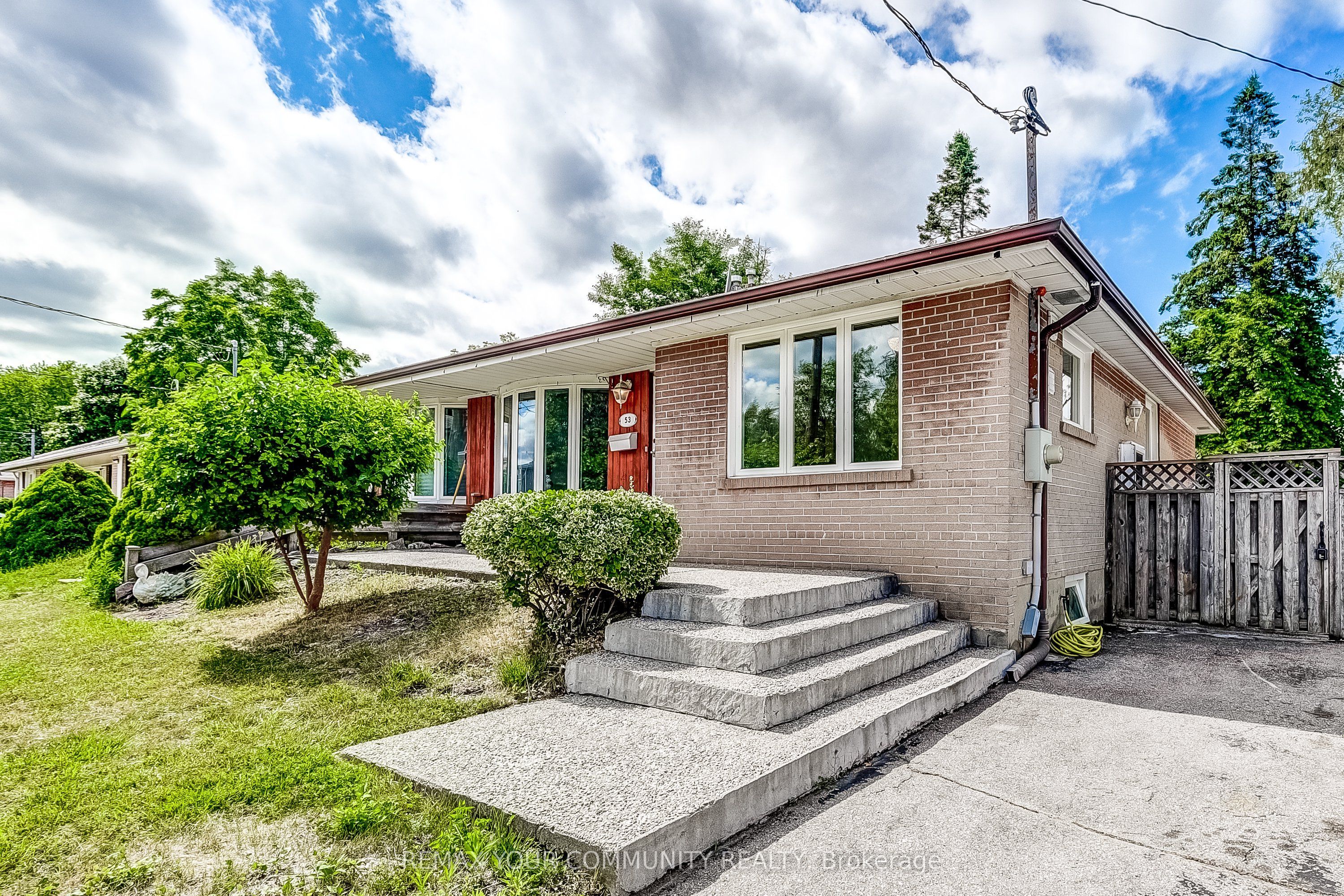 53 Glory Crescent, Toronto, On M1e 2b9