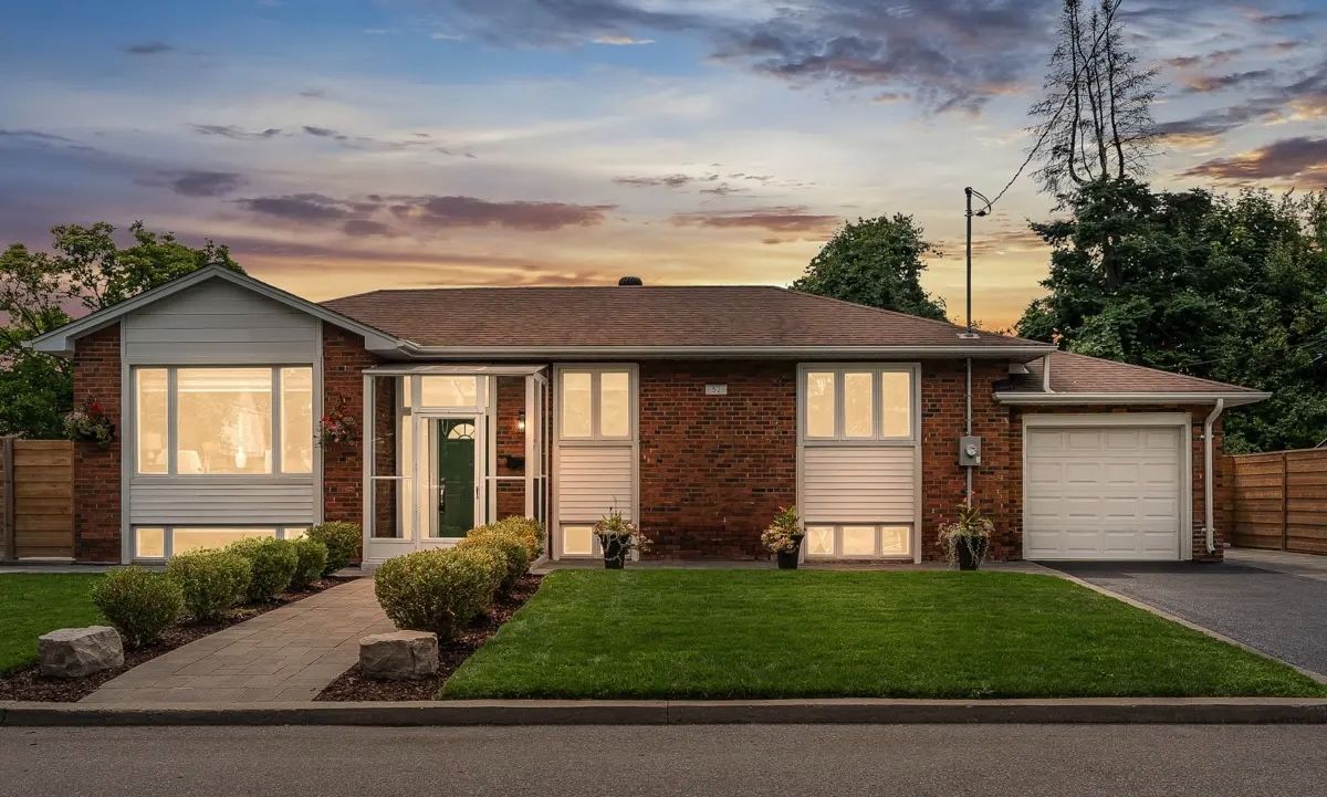 52 Ivorwood Crescent Main, Toronto, On M1r 2x4