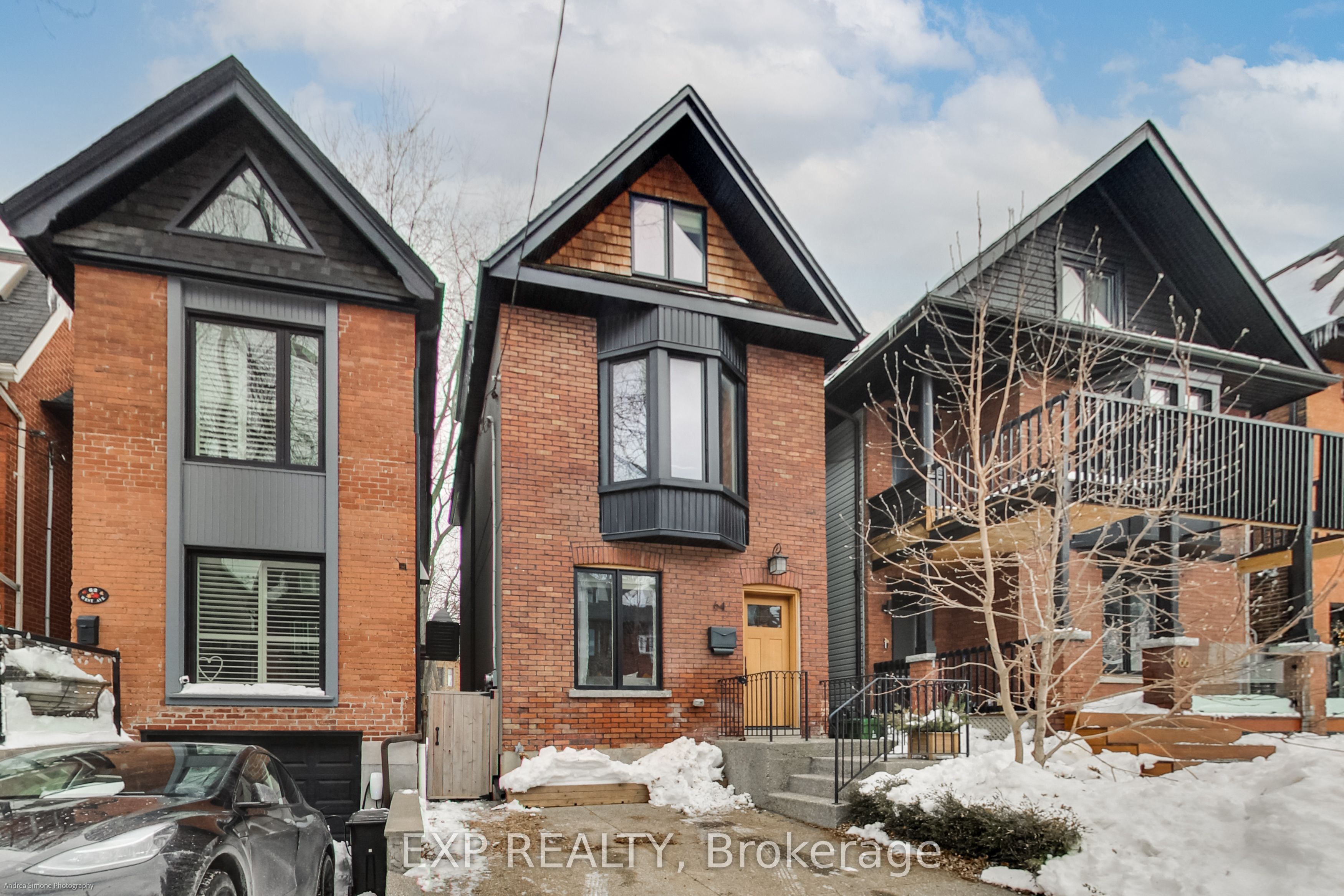 64 West Avenue, Toronto, On M4m 2l8
