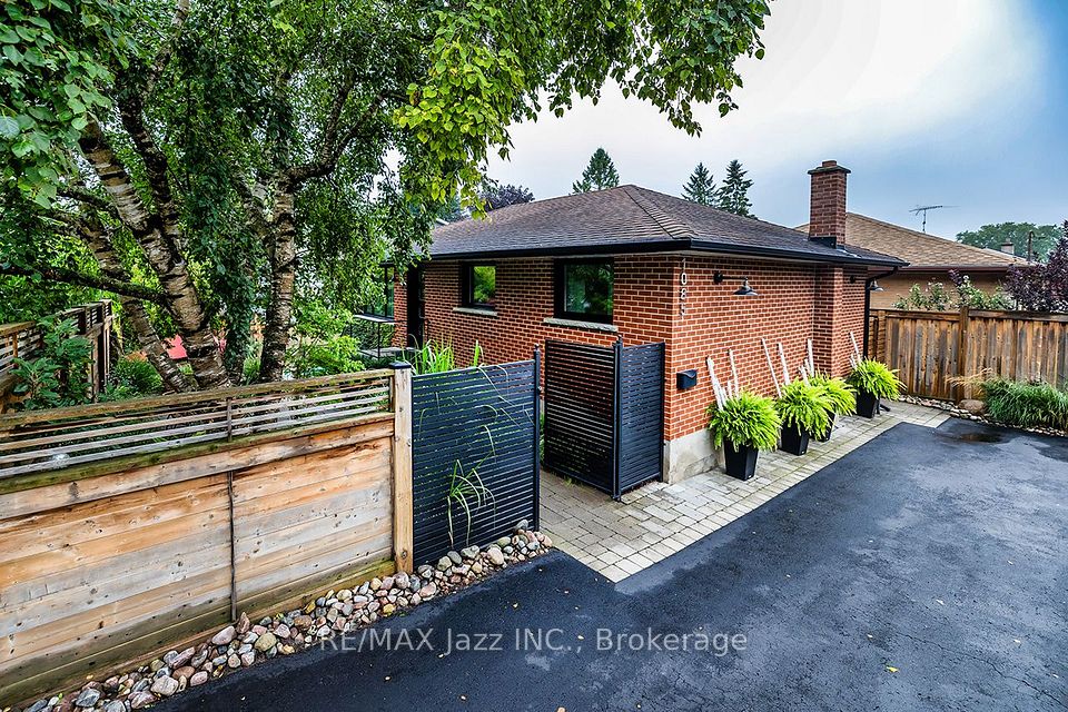 1085 Willowdale Avenue, Oshawa, On L1h 1w7