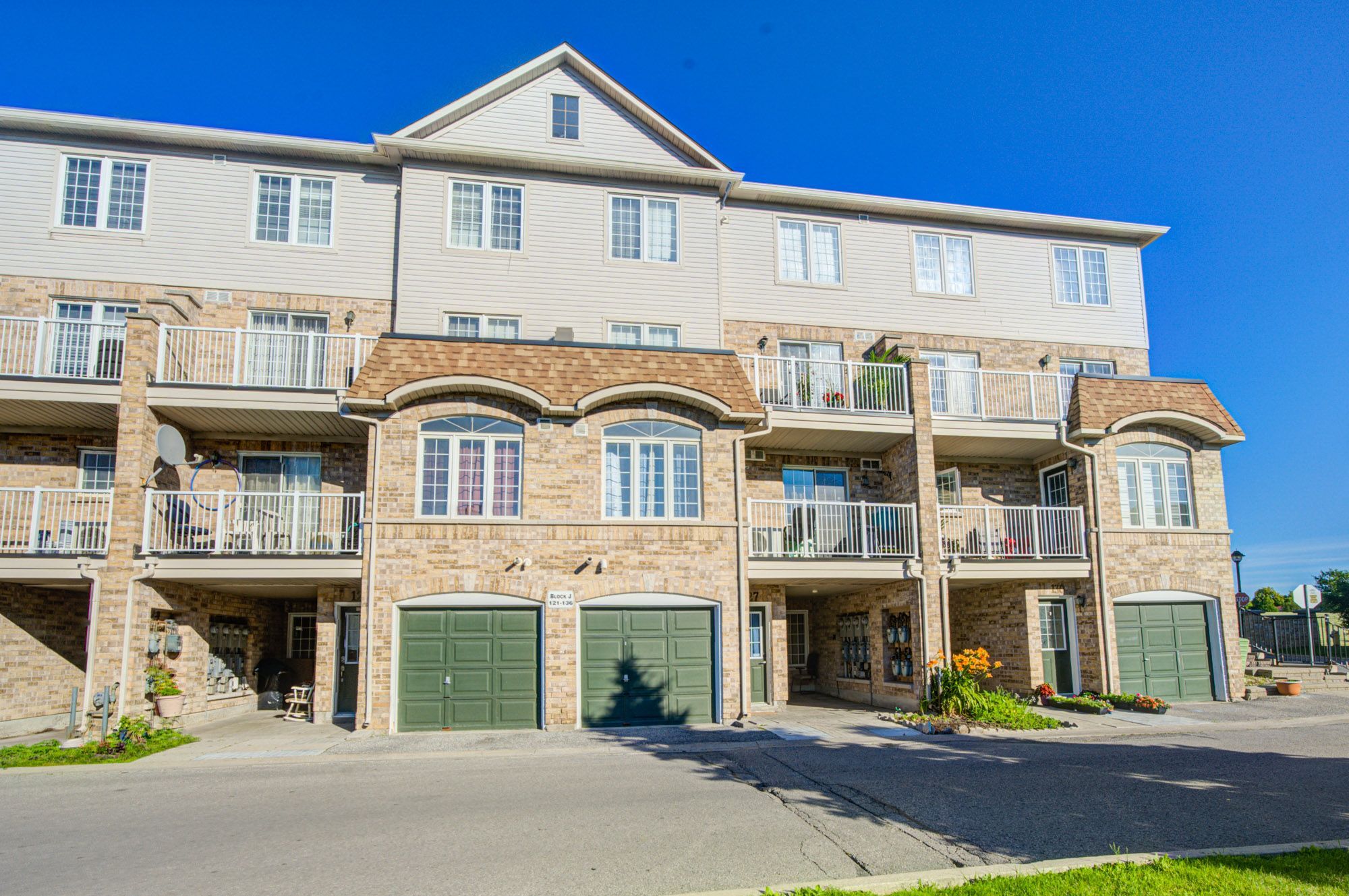 200 Mclevin Avenue 127, Toronto, On M1b 6c6