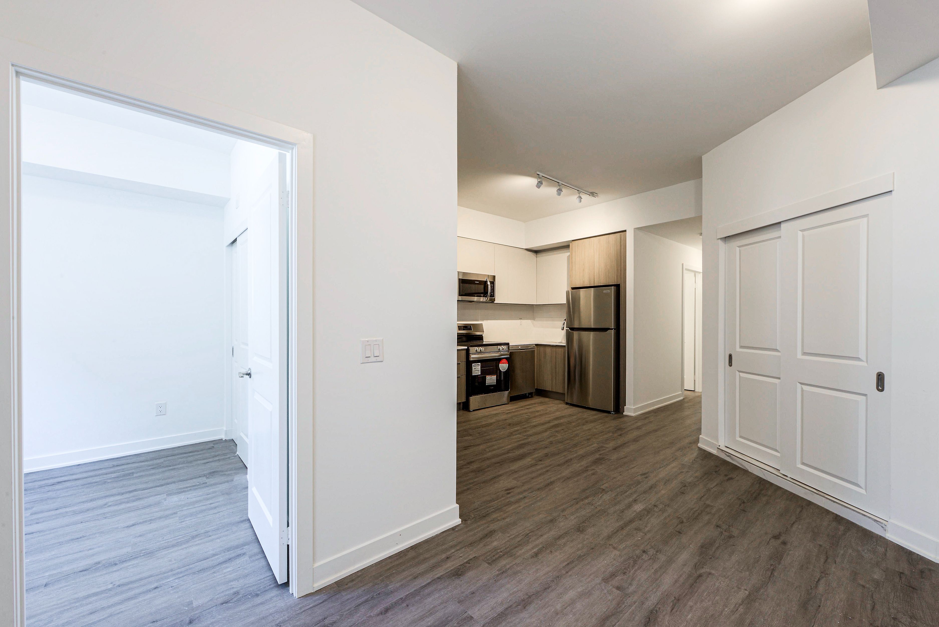 37 Danforth Road 125, Toronto, On M1l 0j6