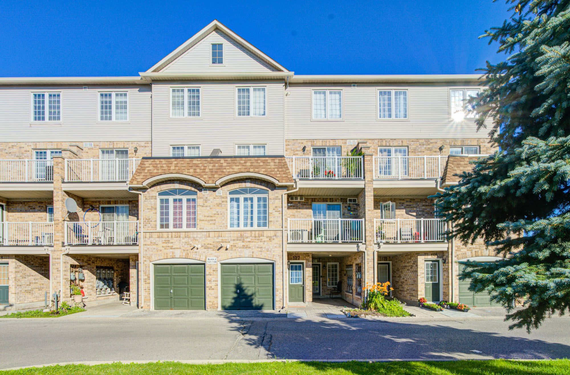 200 Mclevin Avenue 127, Toronto, On M1b 6a2
