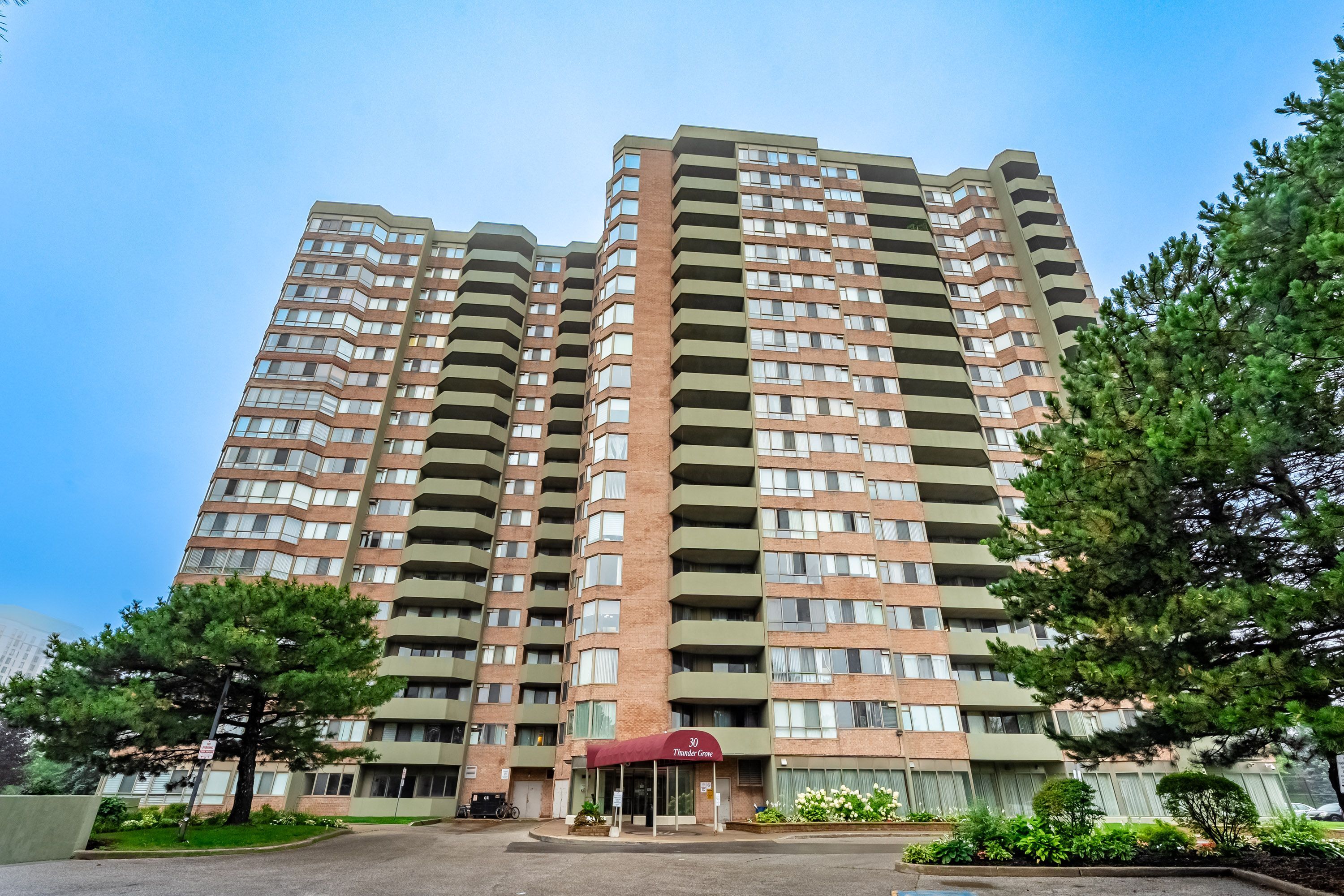 30 Thunder Grove 1008, Toronto, On M1v 4a3