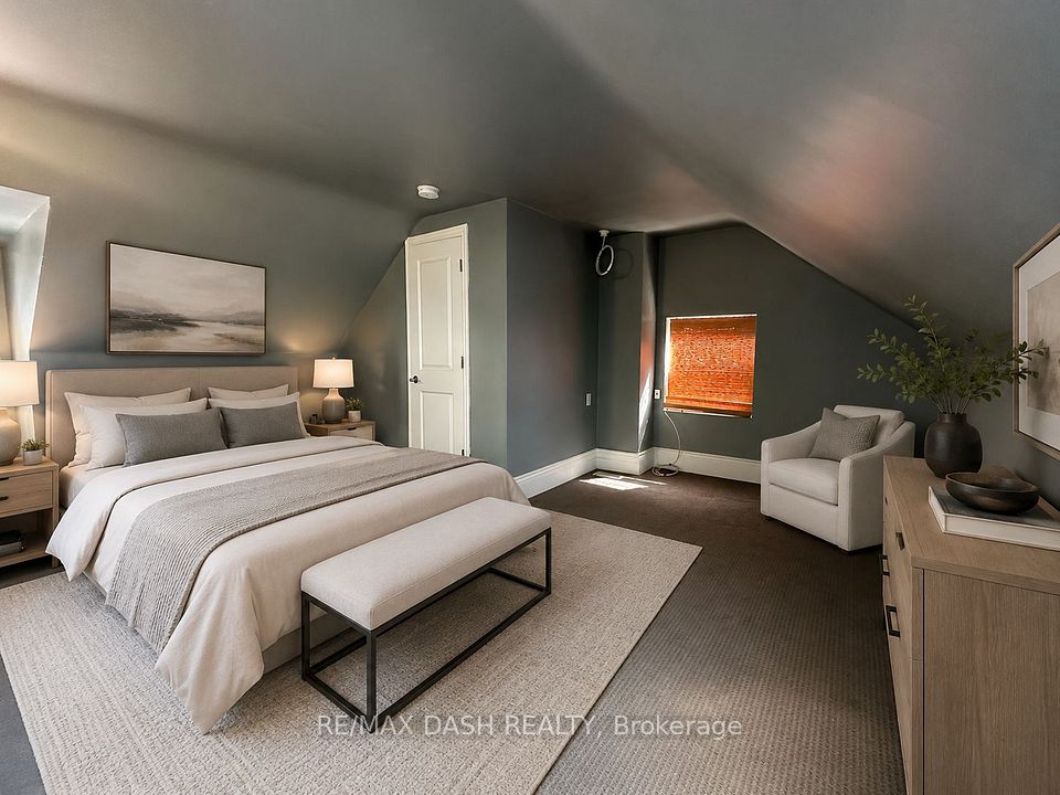 1531 Queen Street E Upper, Toronto, On M4l 1e5