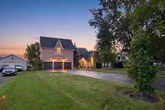 5050 William Street, Pickering, On L1y 1b7