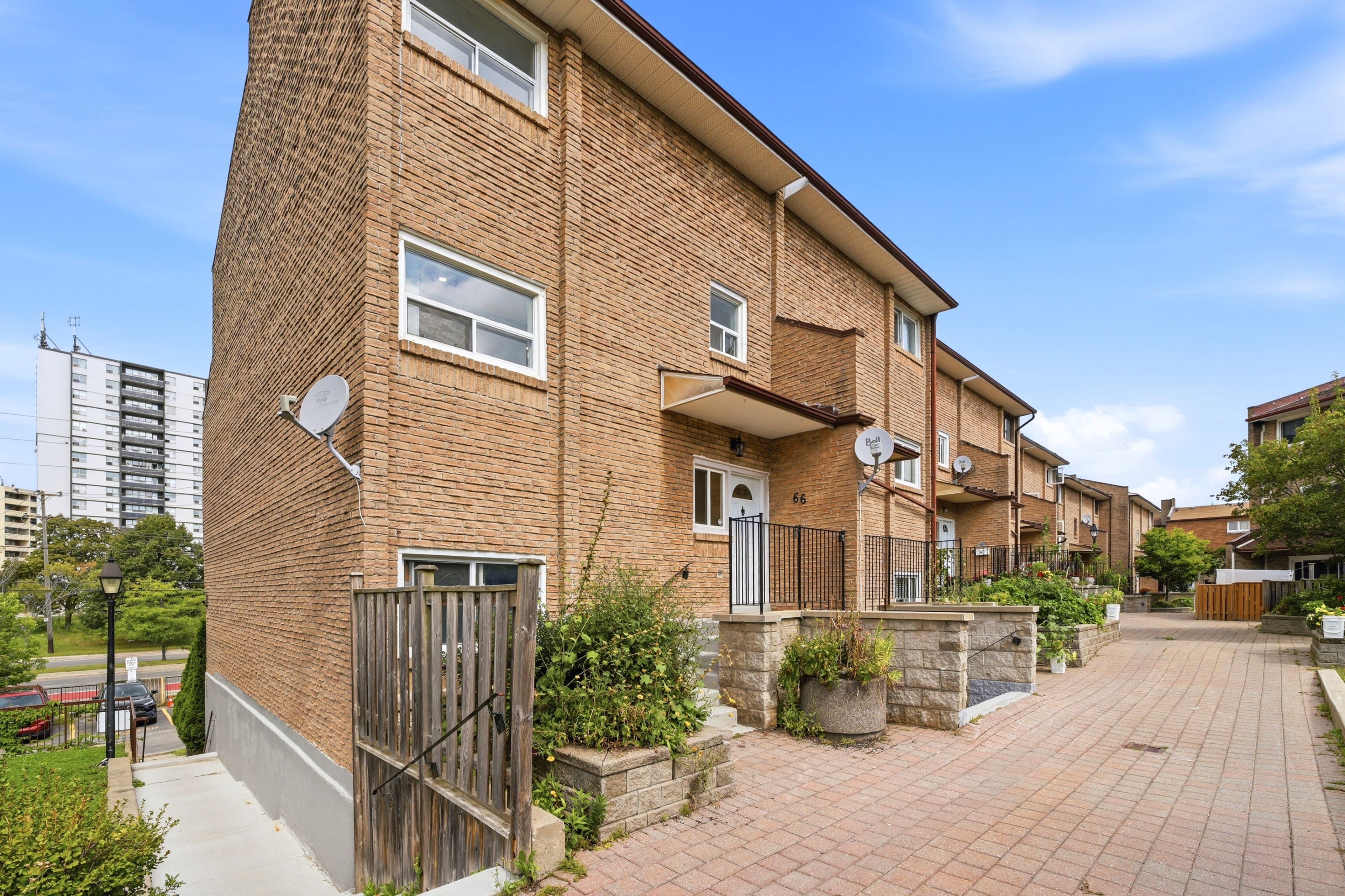 91 Muir Drive 66, Toronto, On M1m 3t7