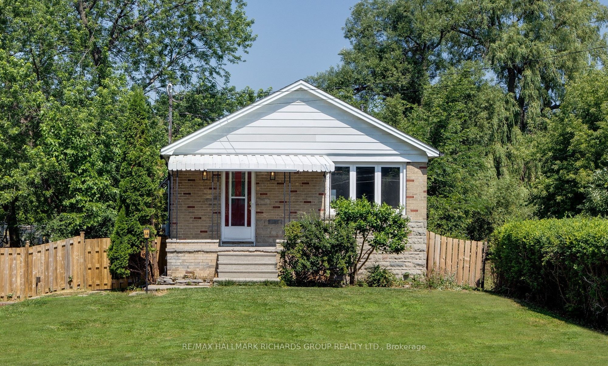 14 Glen Everest Road, Toronto, On M1n 1j3