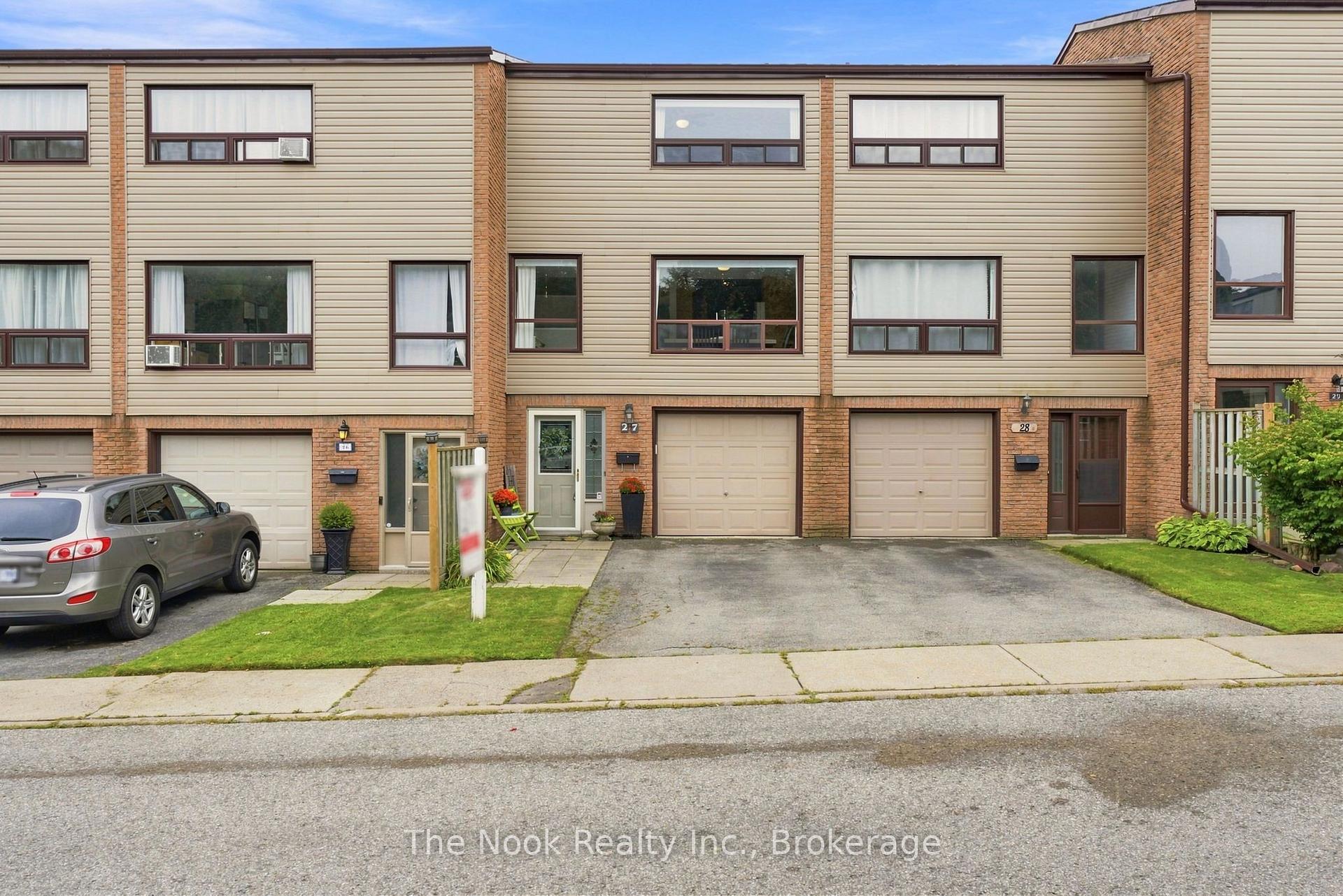 27 The Bridle Path, Clarington, On L1c 3w1