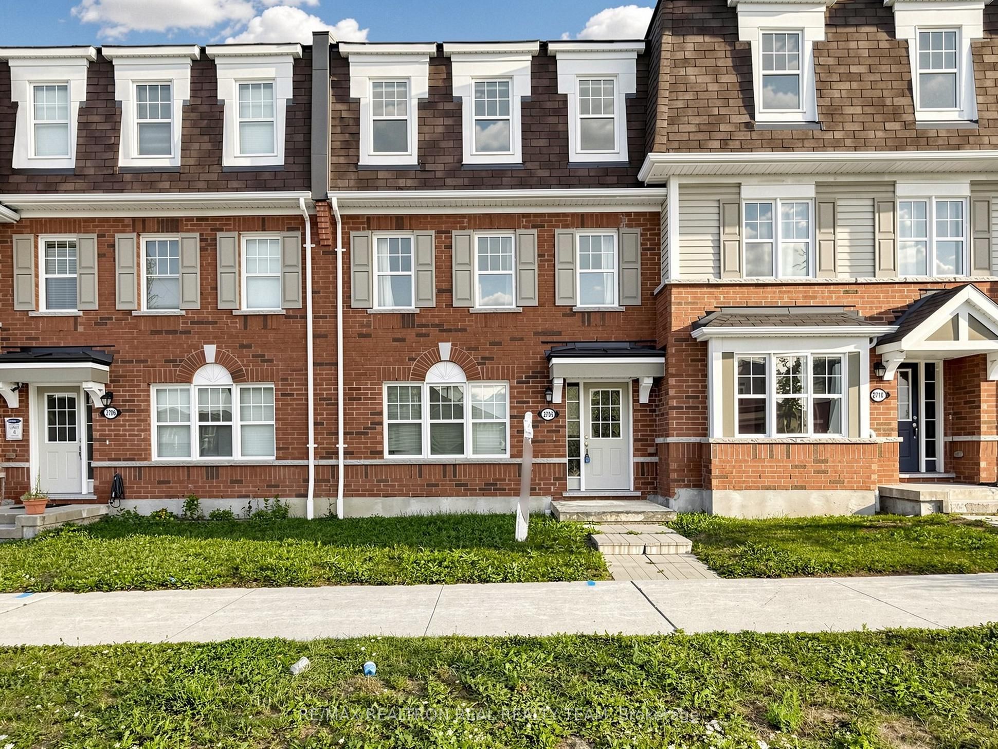 2708 Burkholder Drive, Pickering, On L1x 0g2