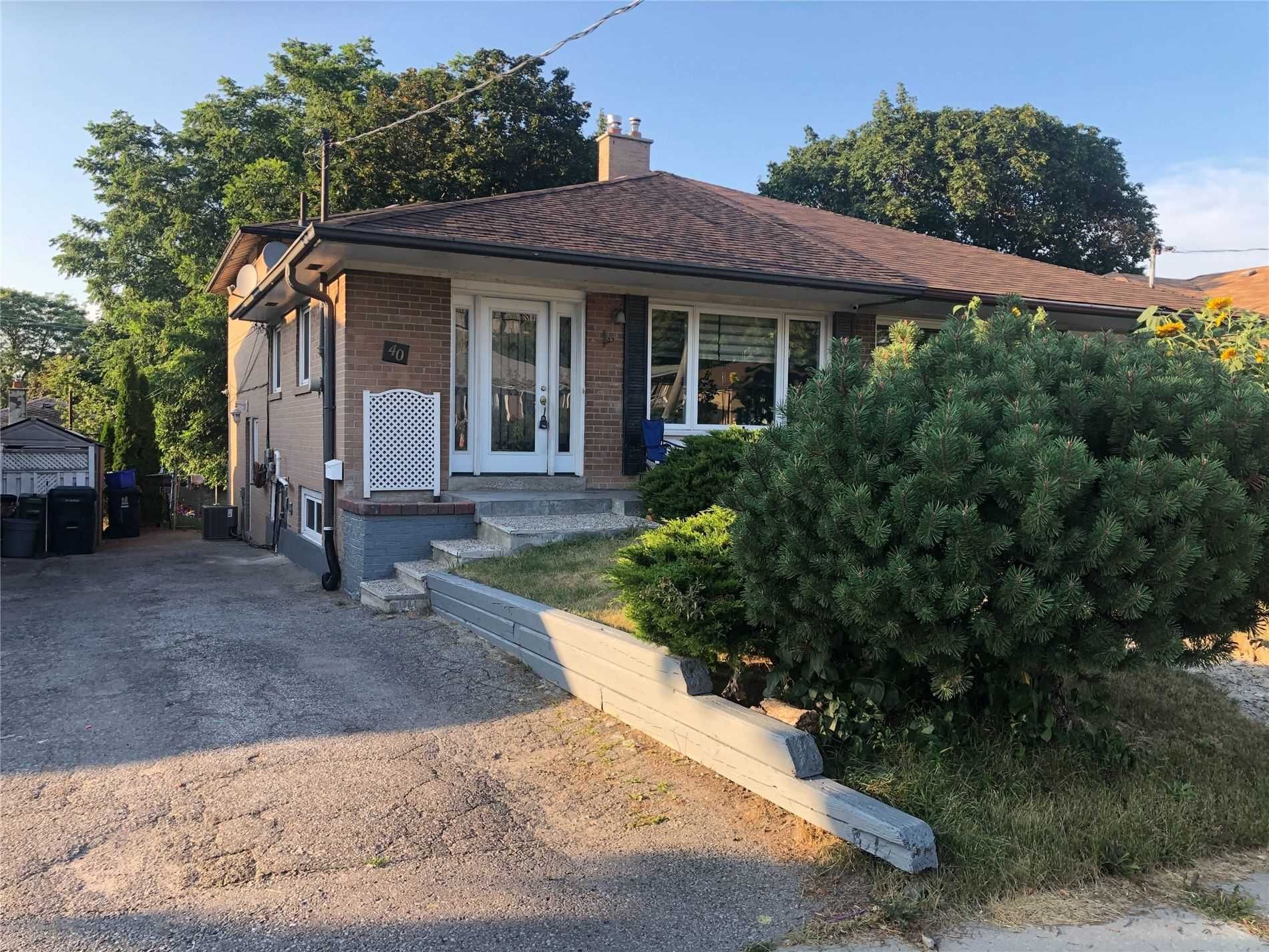 40 Pender Crescent Main & Upper, Toronto, On M1t 2m7