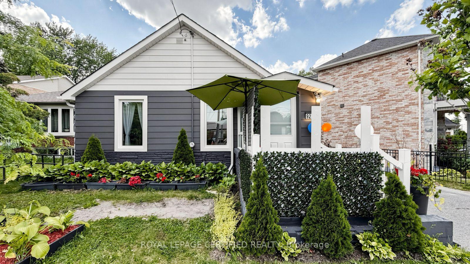 922a Danforth Road, Toronto, On M1k 1h9