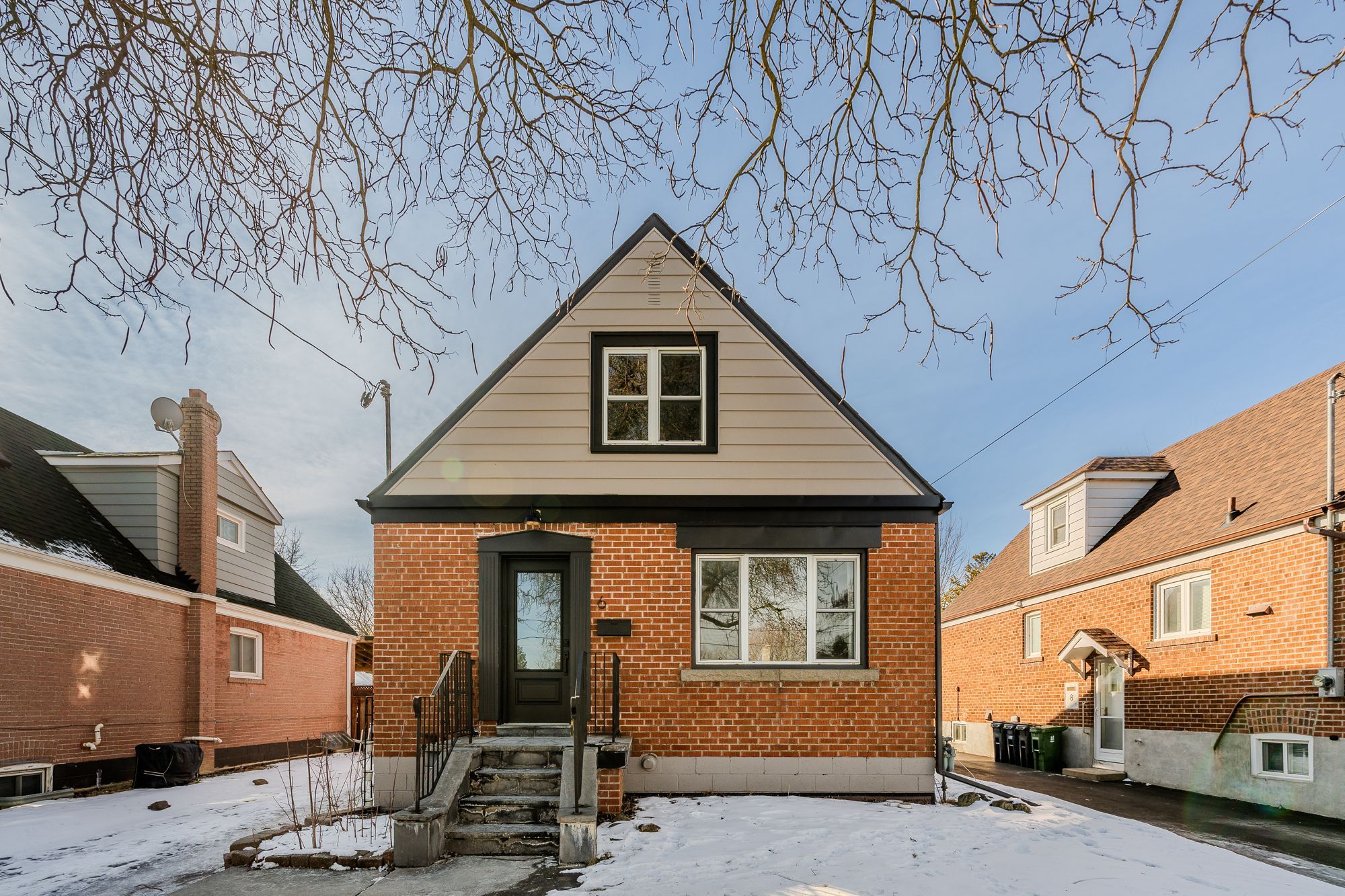 6 Evandale Road Main, Toronto, On M1l 3s1