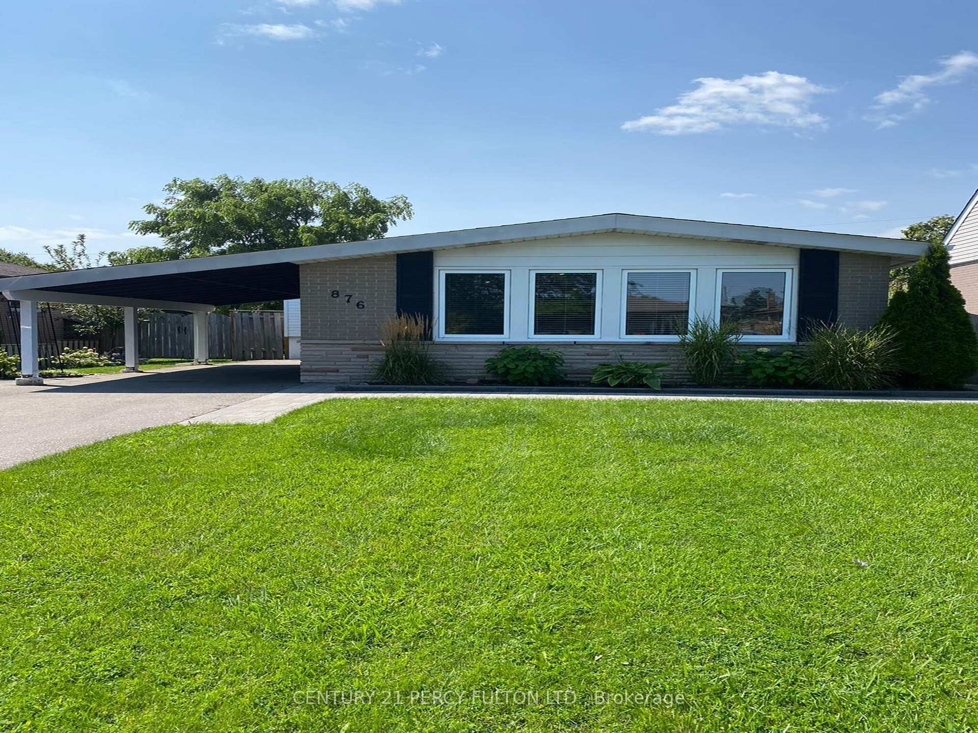 876 Antonio Street, Pickering, On L1w 1t3