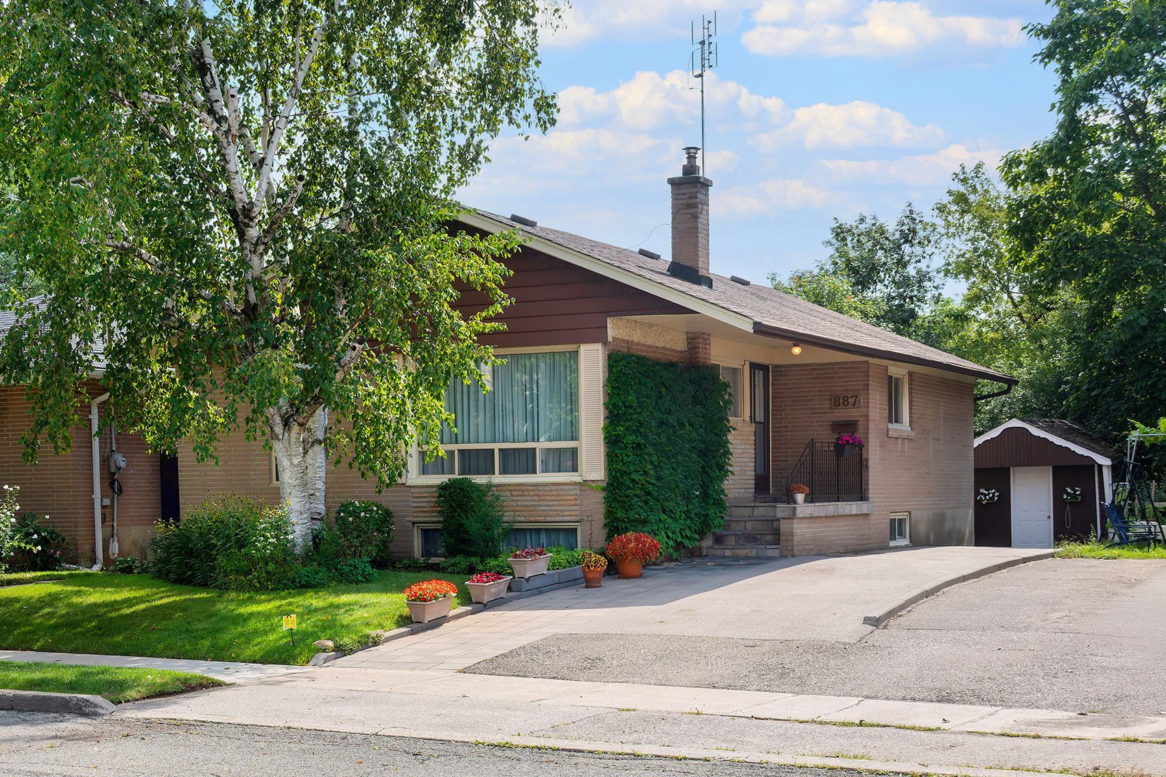 887 Brimorton Drive, Toronto, On M1g 2t8