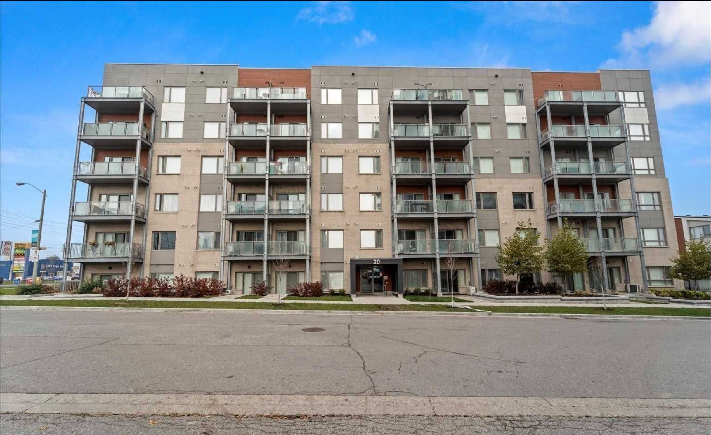 20 Orchid Place Drive 308, Toronto, On M1b 0e1