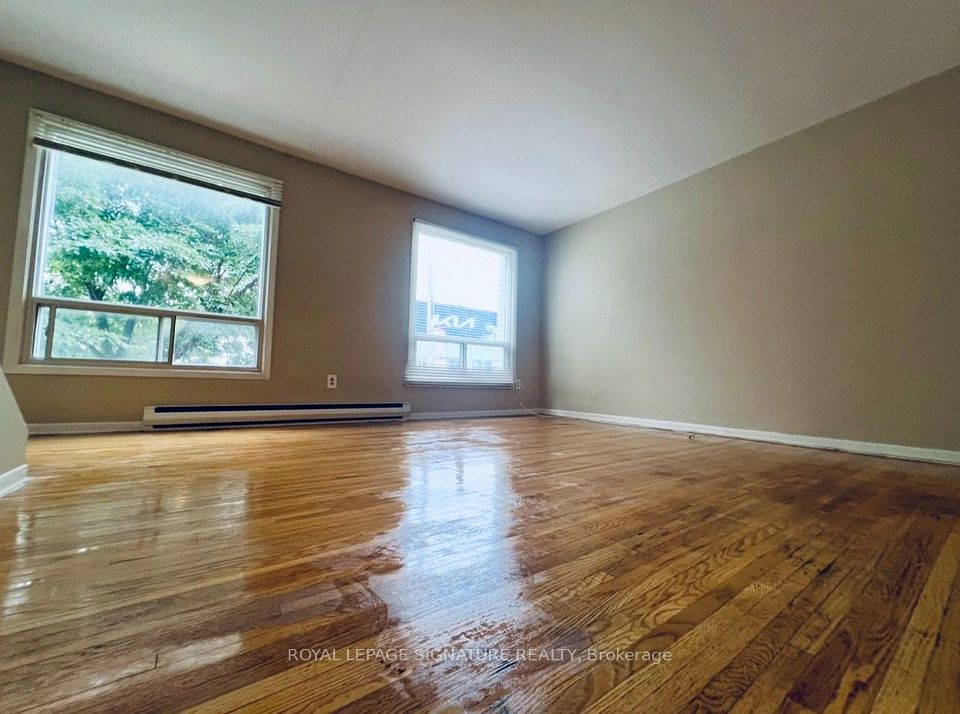 2203 Danforth Avenue A, Toronto, On M4c 1k4