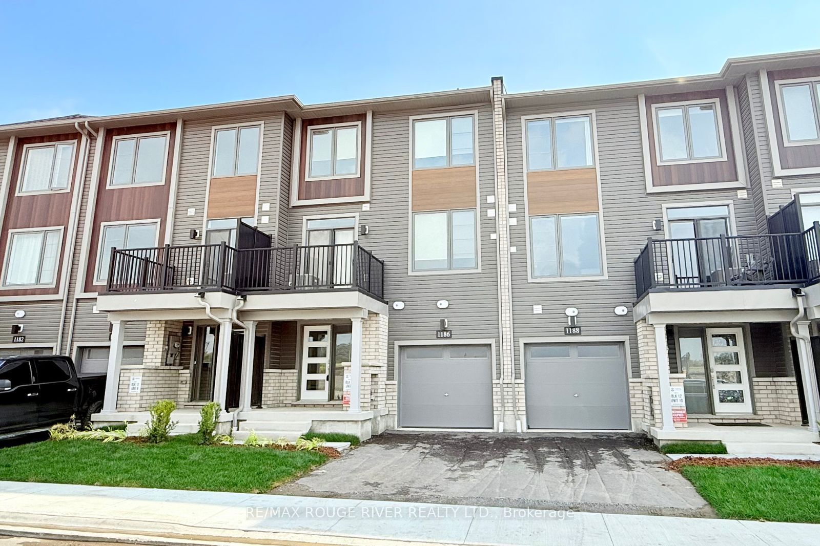1186 Greentree Path, Oshawa, On L1h 8l7